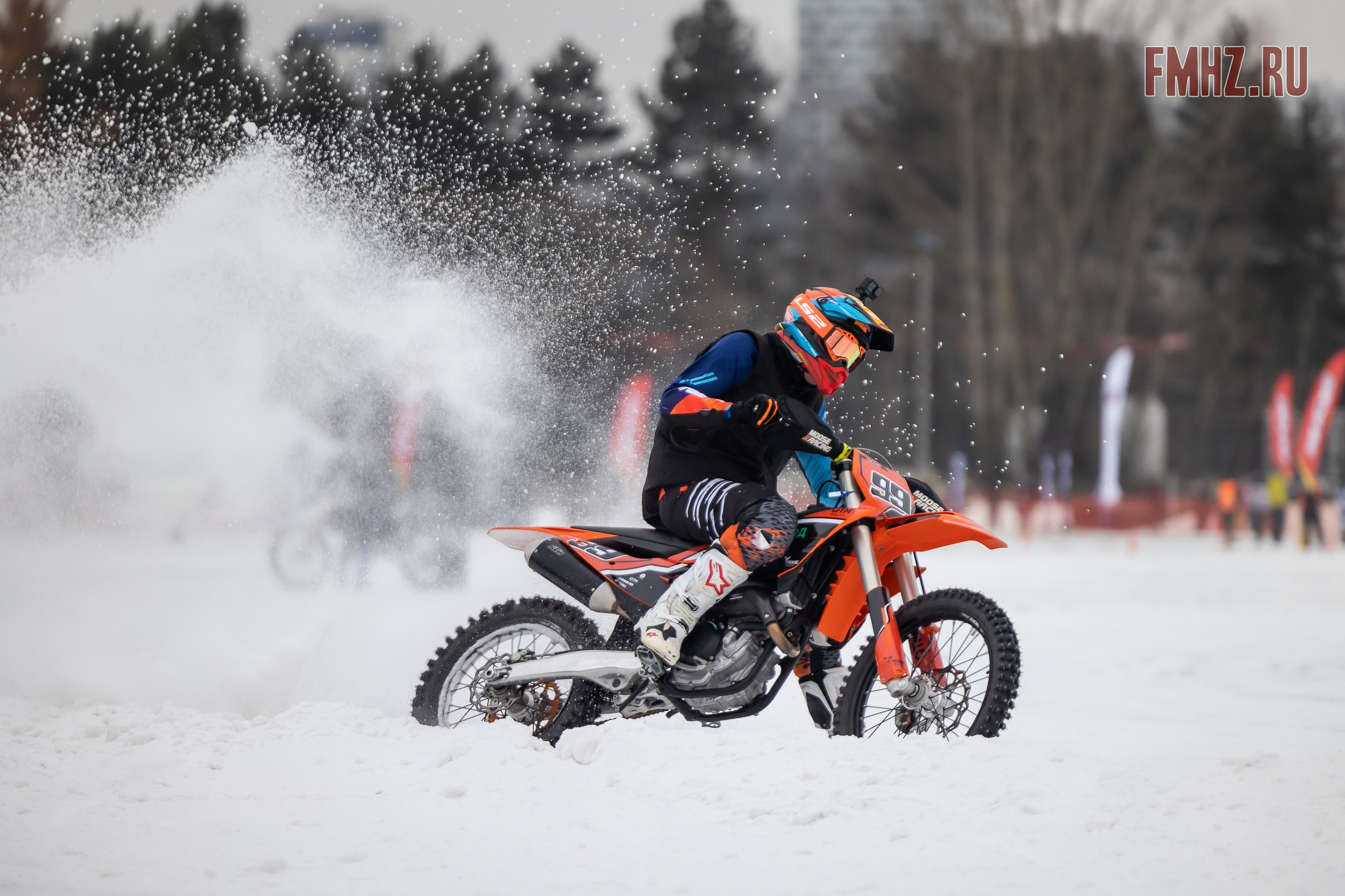 Первый этап Кубка МФР по мотокроссу на льду Большого Крылатского пруда в Москве. 8 февраля 2025 г. Фотограф Владимир Охрименко