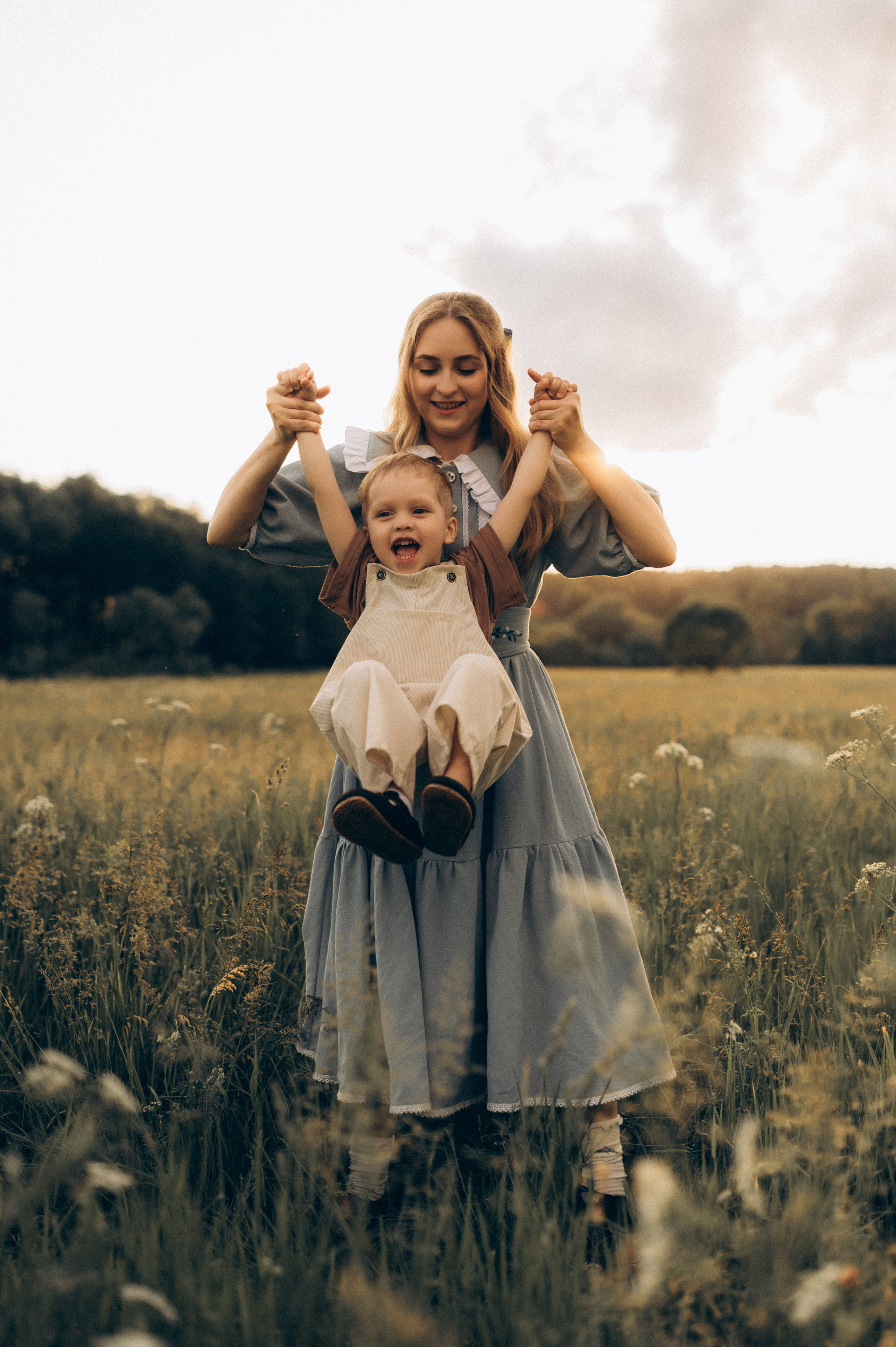 Фотосессия на природе мамы и сына. Фотограф Алексин, Тула