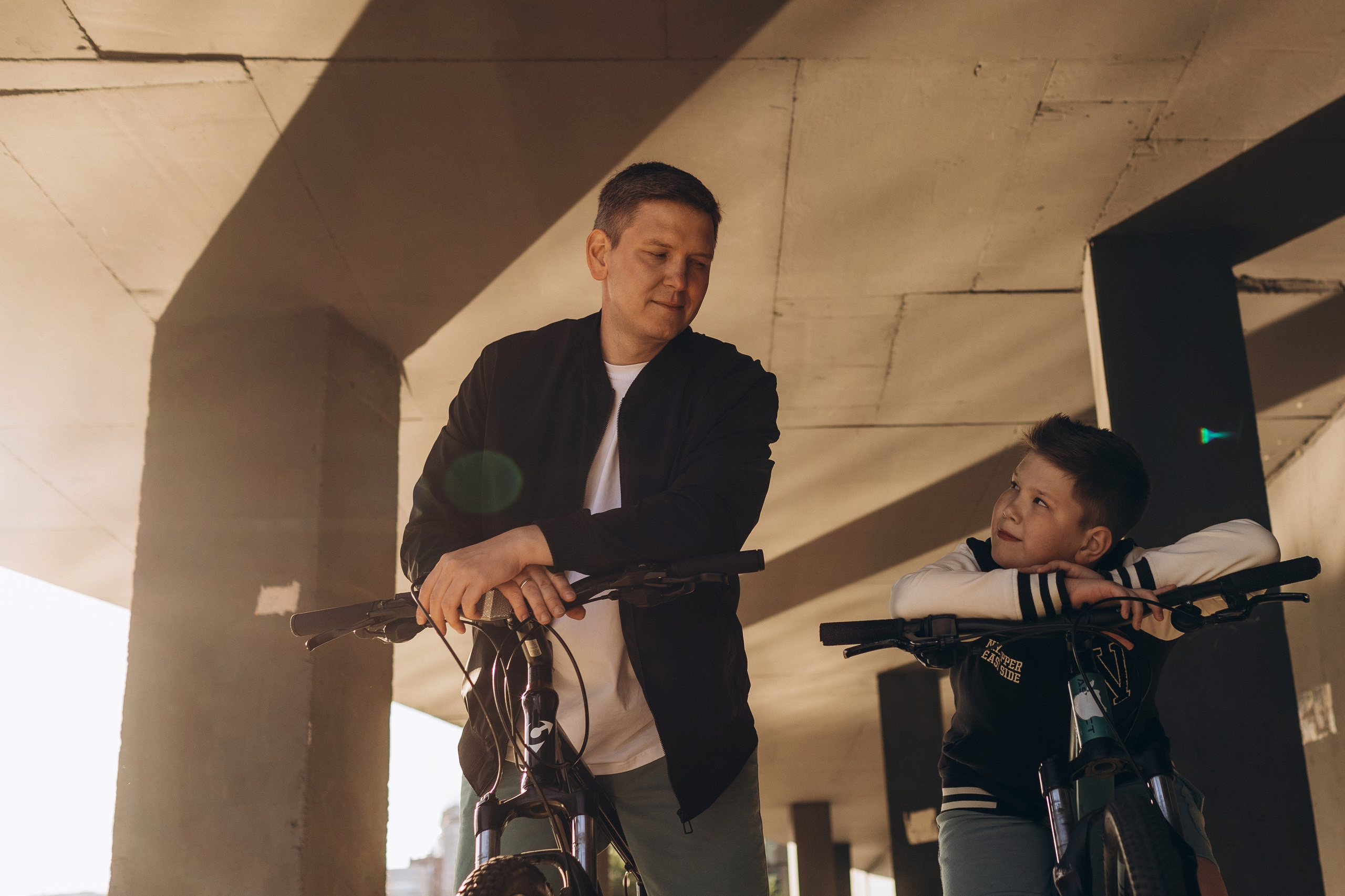 Папа и сын. Семейная съемка — это красивый способ признаться своей семье в любви