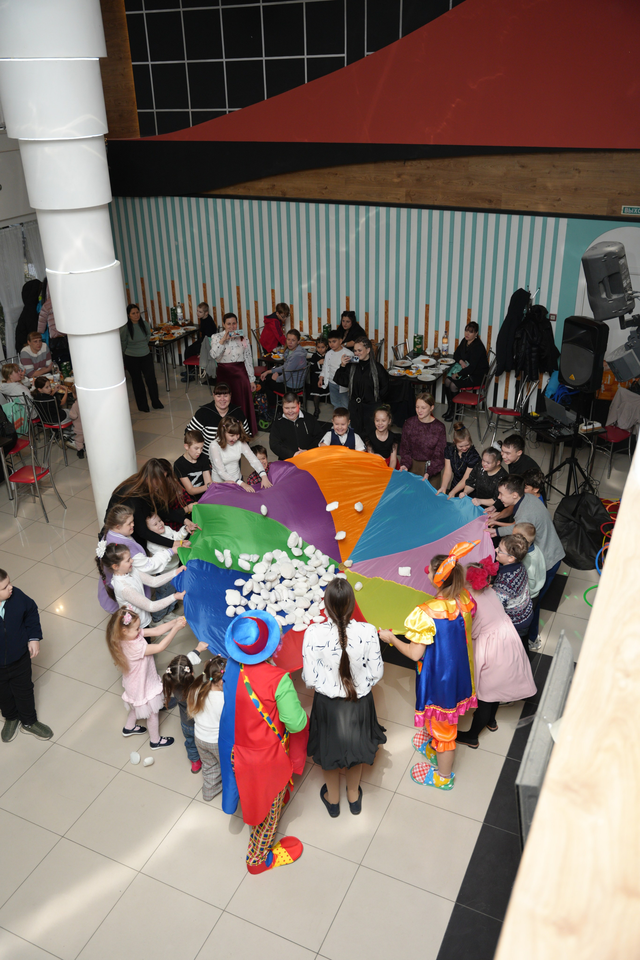 Социально —благотворительная акция «Ты в этом мире не один», посвященная Международному дню инвалидов. ВЫПУСКНЫЕ АЛЬБОМЫ, Школьный фотограф, семейный и свадебный в Саратове и области Ольга Плаксина