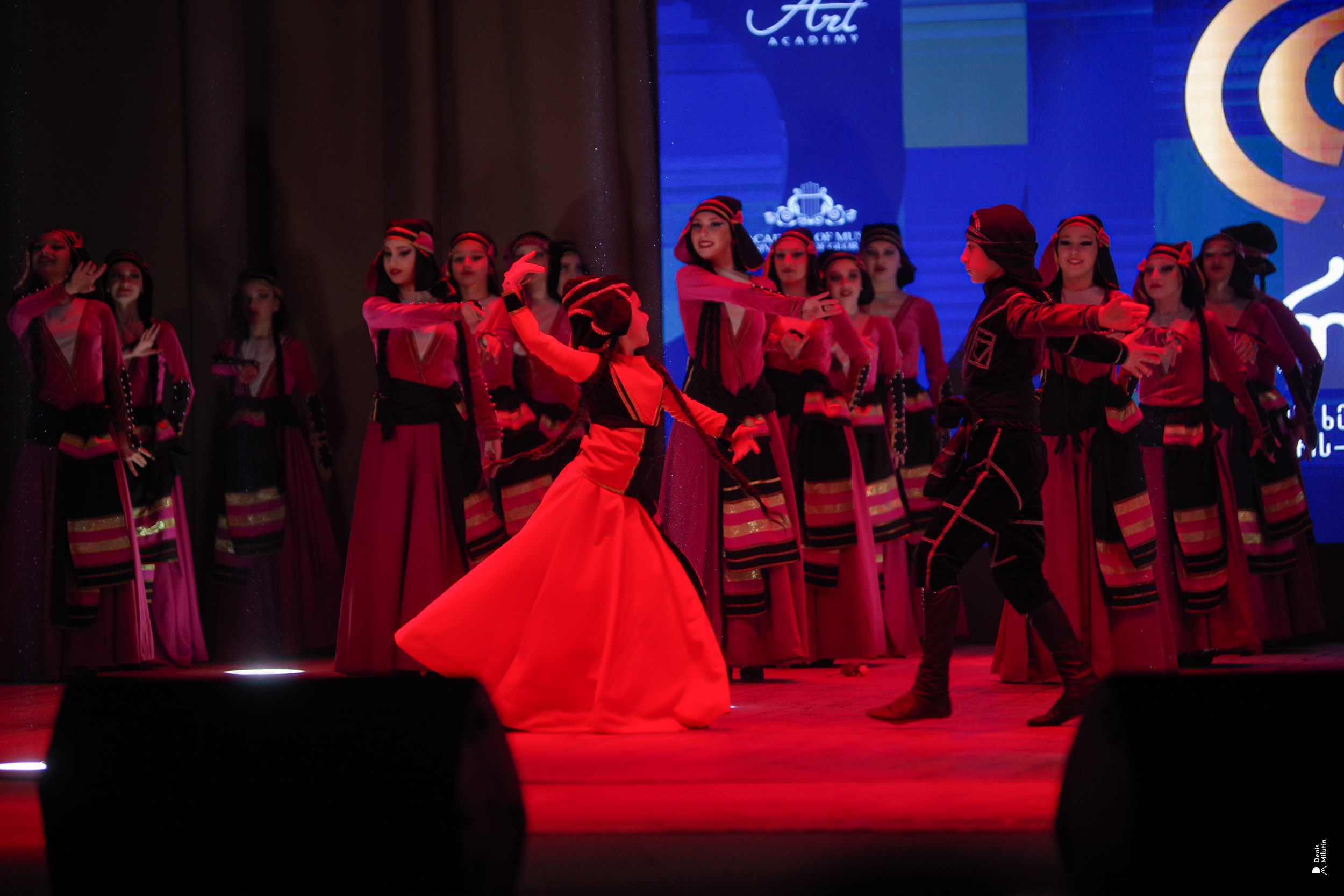 Танцы в Хоби. Портретный фотограф Денис Милютин