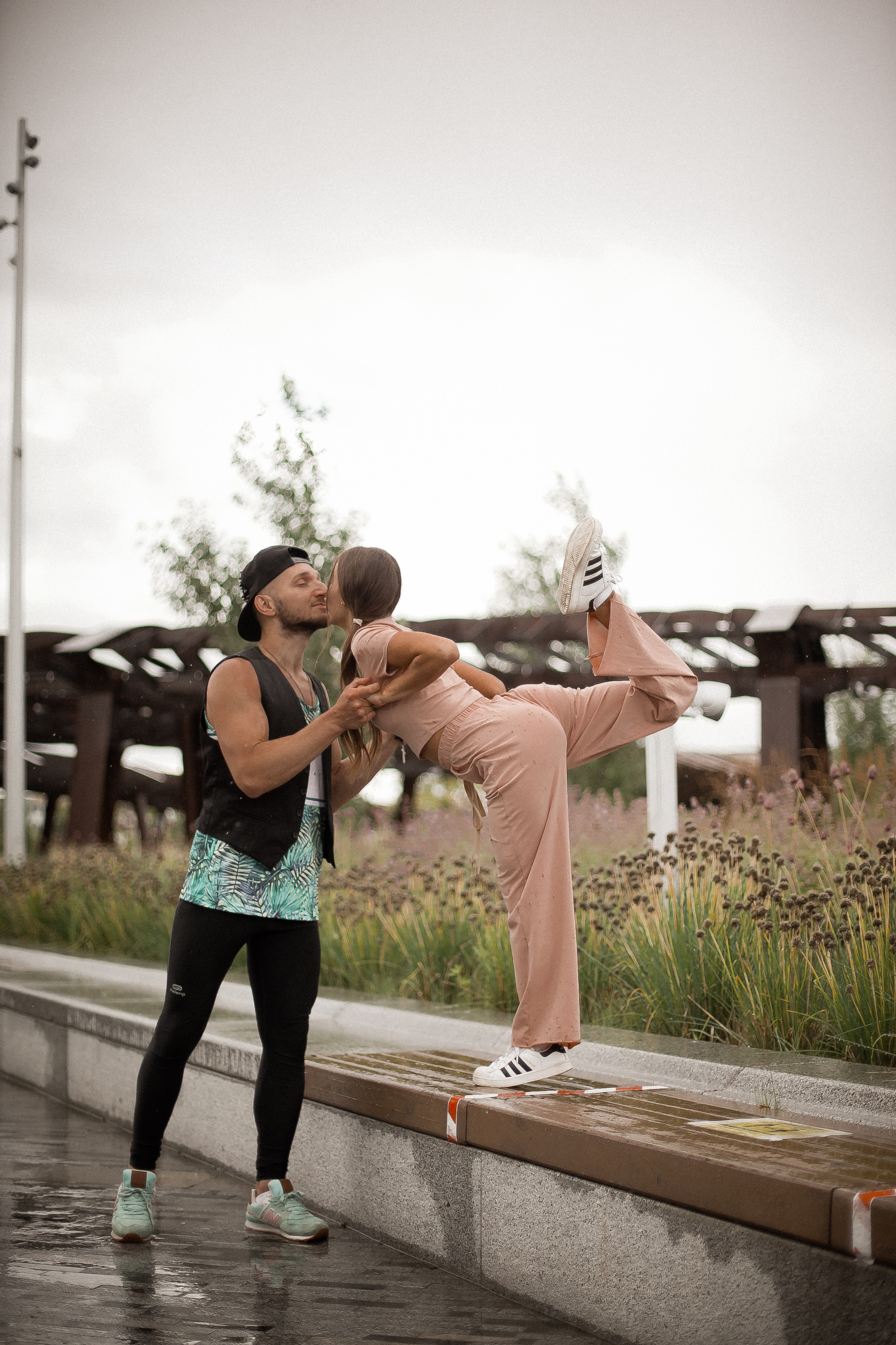 Кирилл и Женя. Парк Тюфелева роща. Фотограф