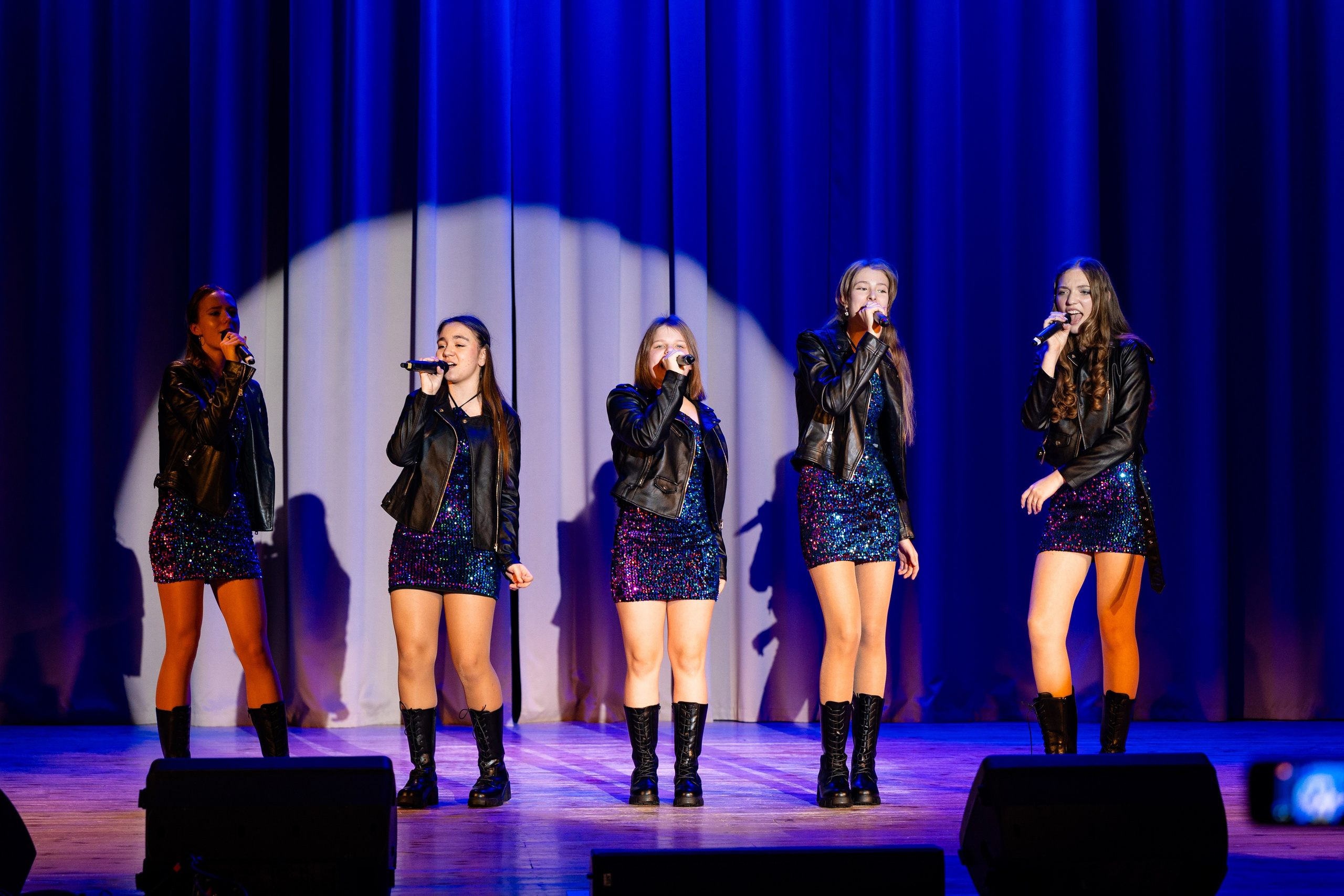 Концерт ДК Буривестник. Фотограф Никита Комаров