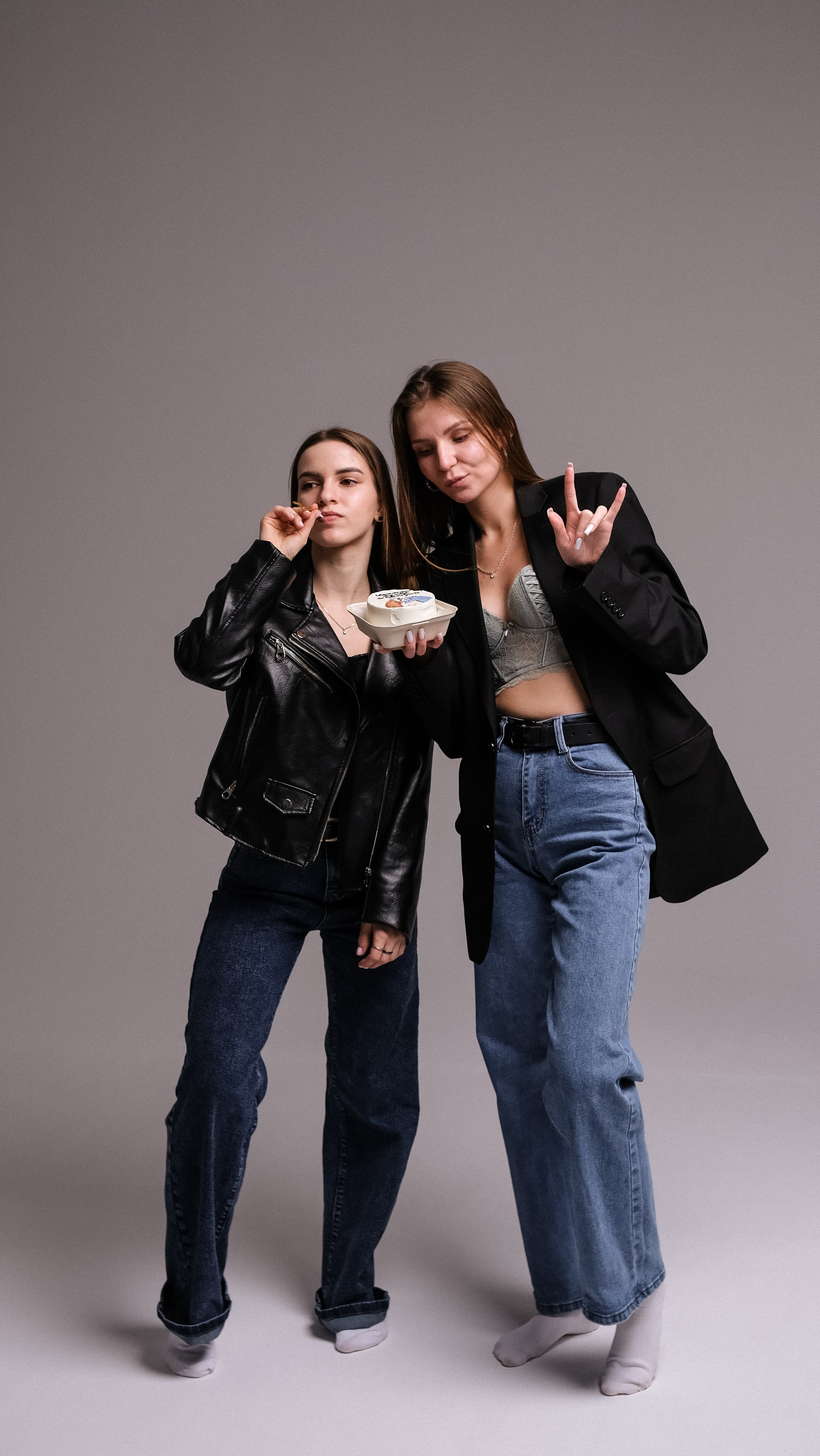 Даша & Настя. Phdkvmr.ru