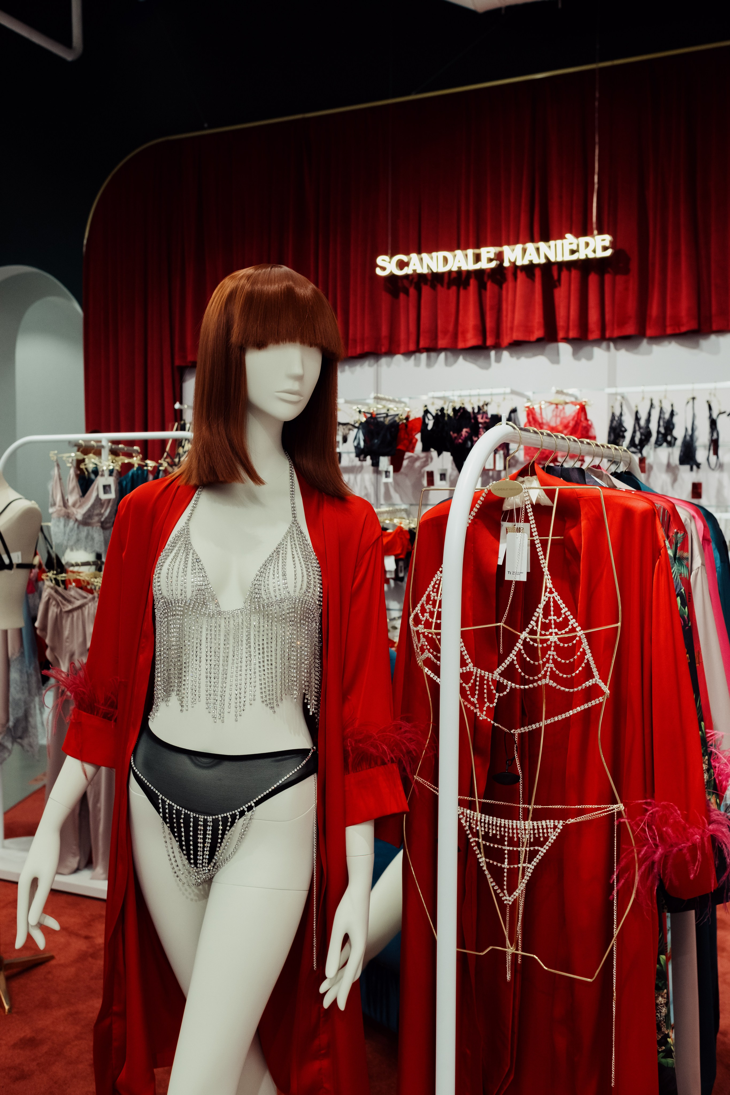 SCANDALE MANIERE. Репортажный и портретный фотограф в Москве Илья Спиридонов