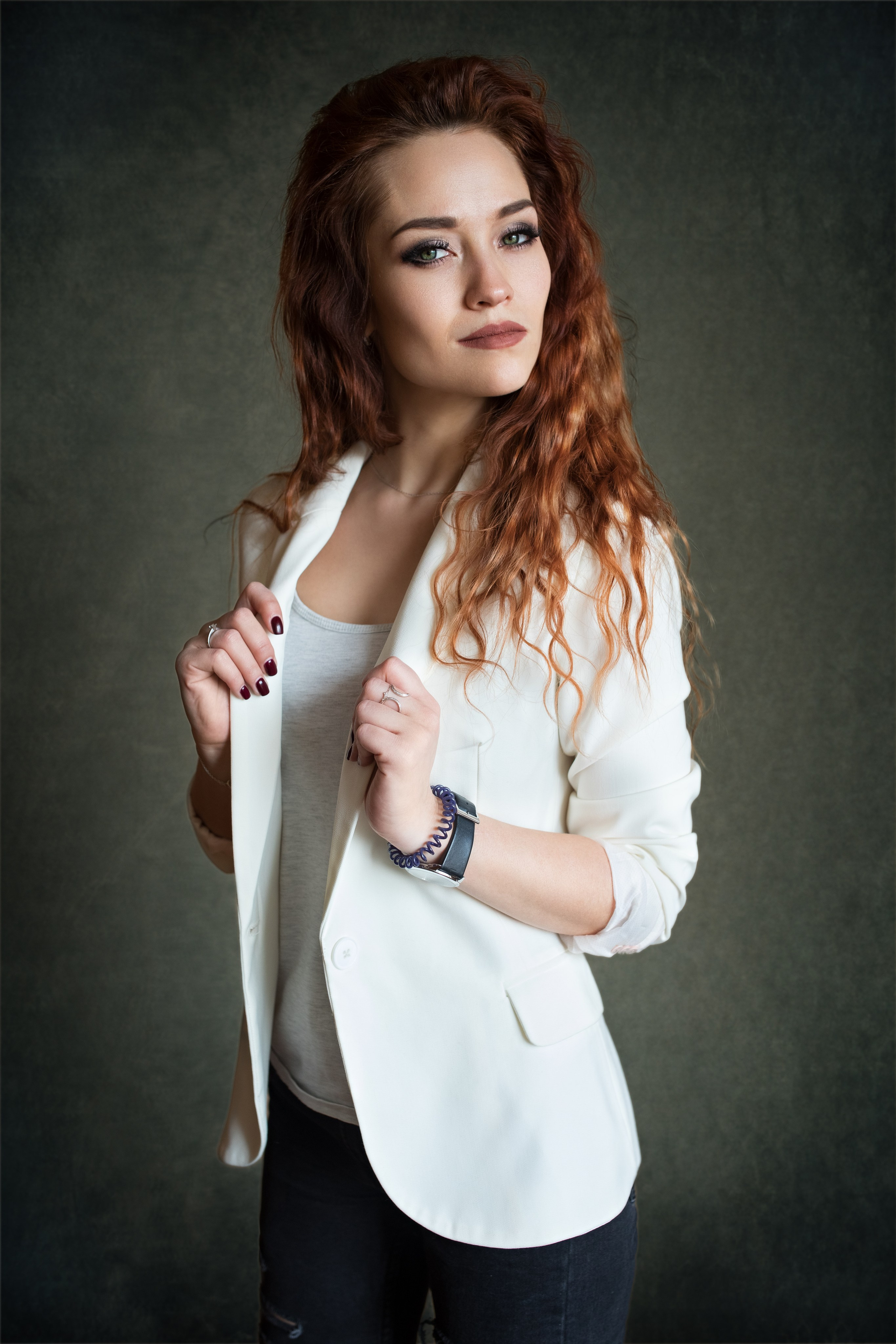 Фотосет с Еленой у окна для «себя»