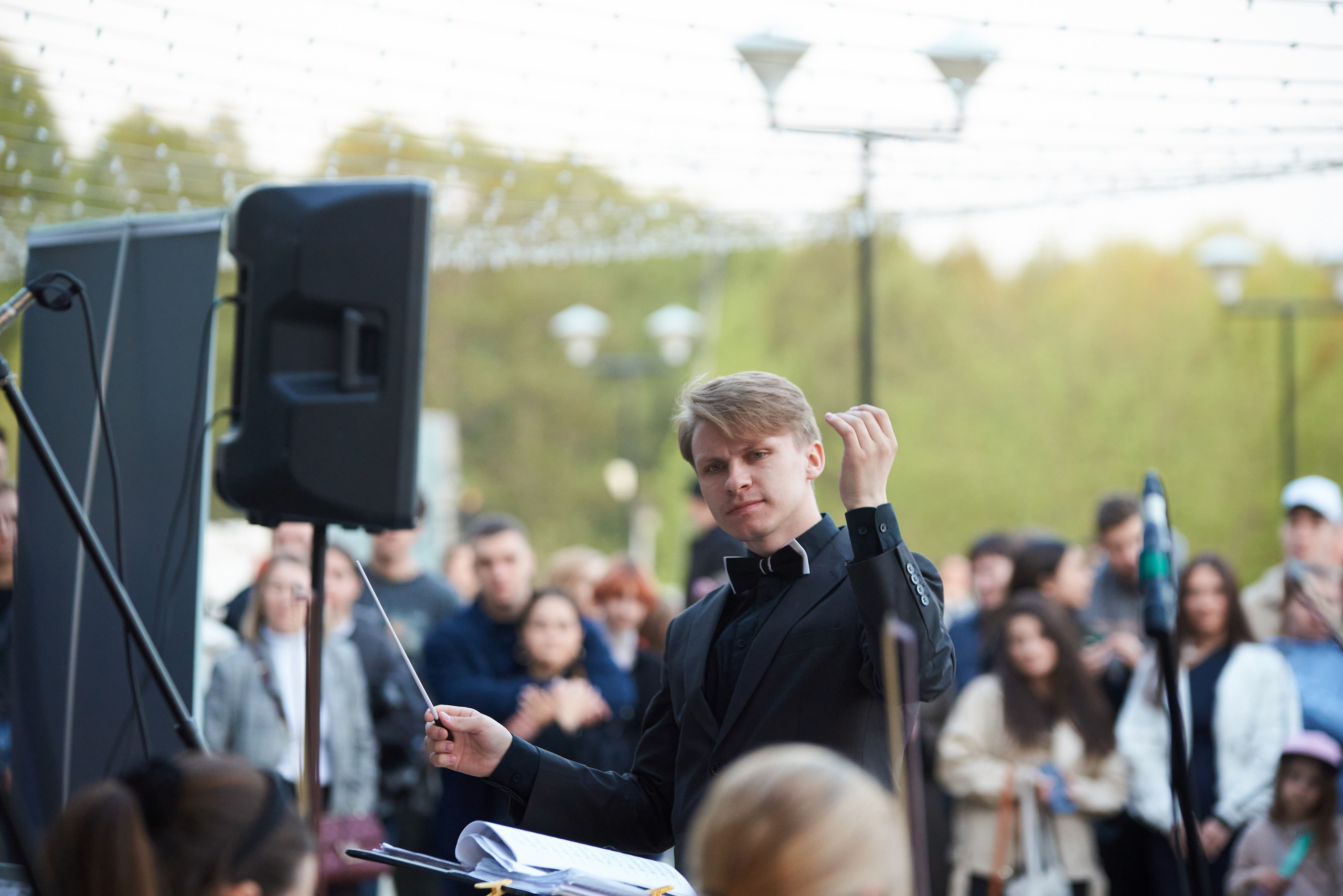 Репортаж: Музыкальная школа Виртуозы в Ночь музеев у планетария. Репортажный и женский фотограф в Новосибирске