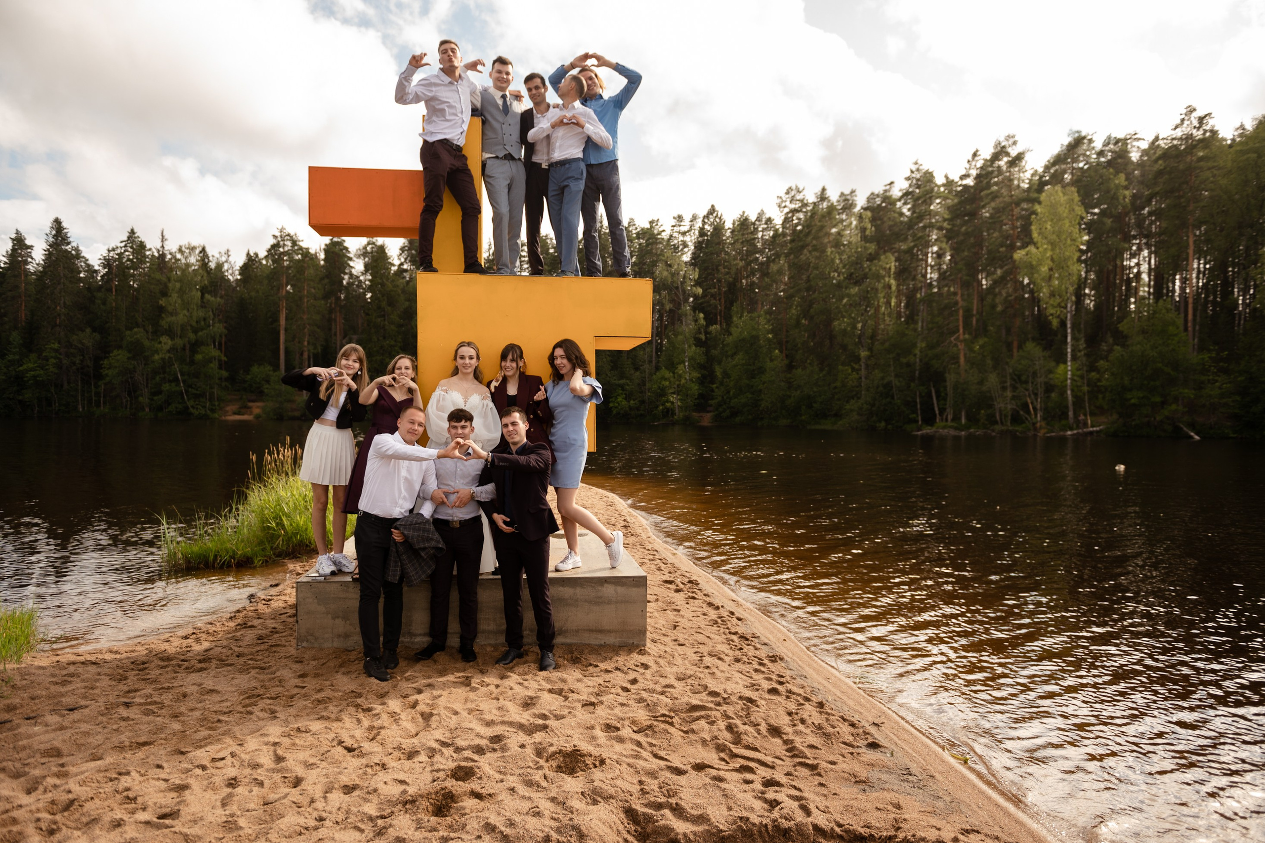 Весь день под дождем, вечером закат на озере. Свадебный и семейный фотограф София Невская