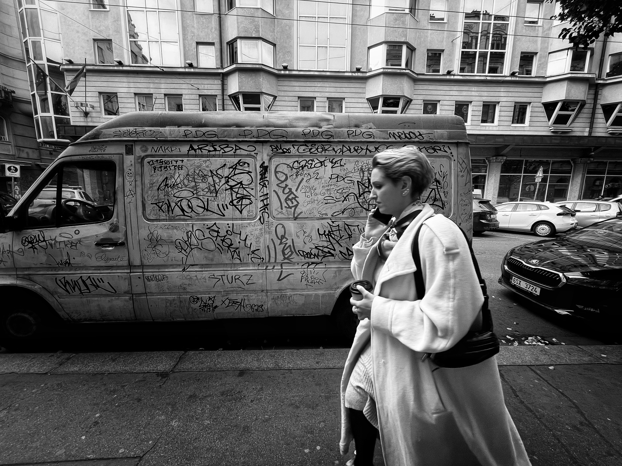 STREET PHOTOGRAPHY. Photographer in Budapest  — Yura Knyazev