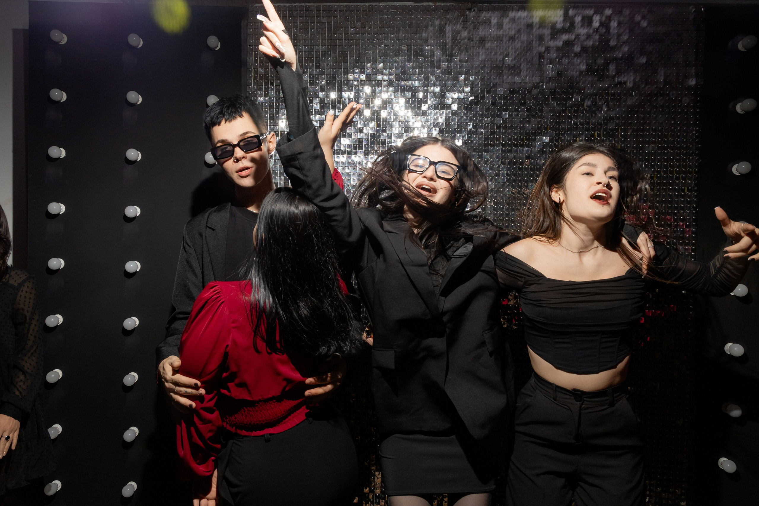 Корпоративная фотосъемка для кафе GARAGE | Новый год 2025 | Минск. Свадебный фотограф в Минске/Беларуси Сергей Спиридонов