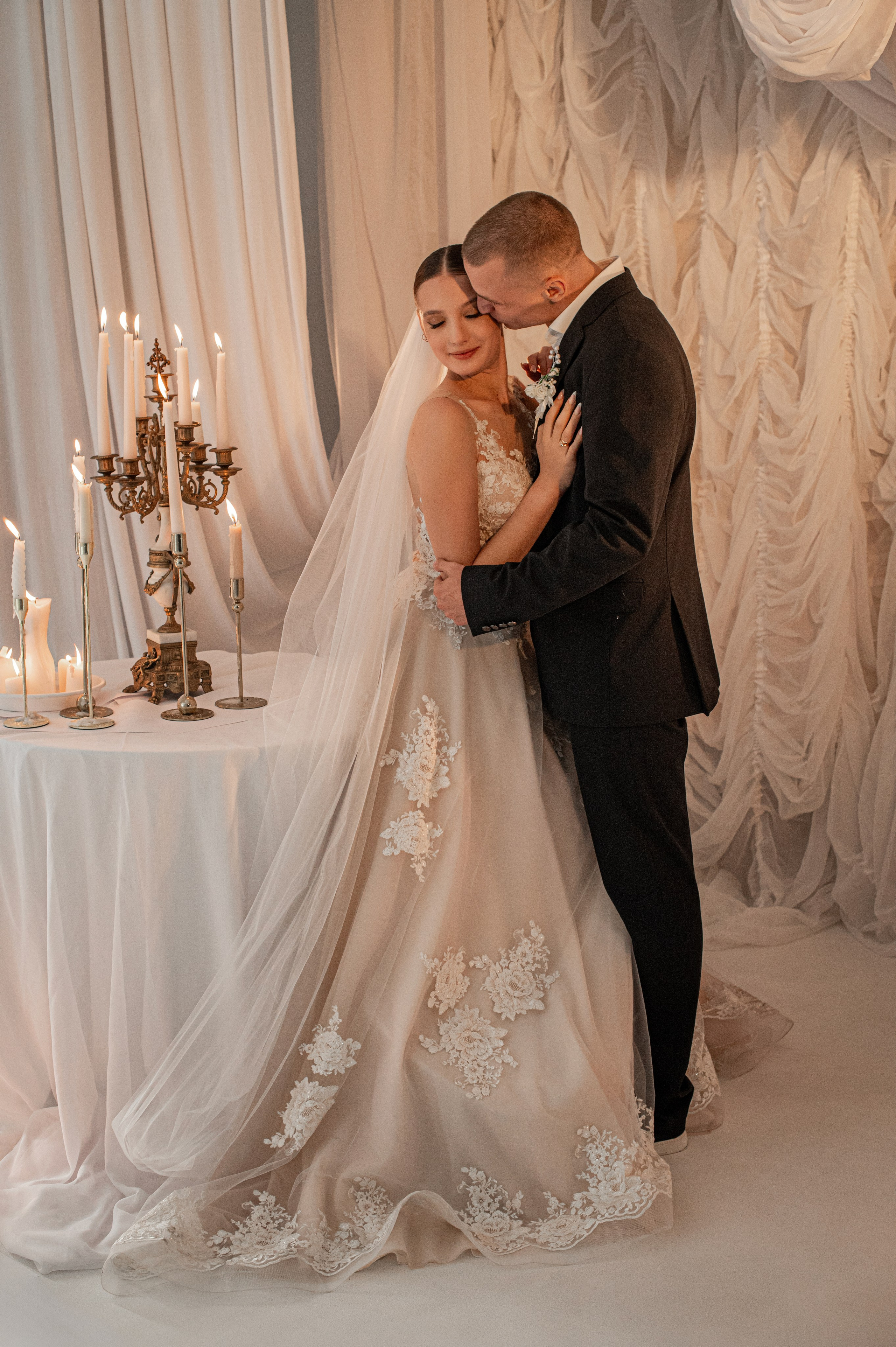 Съемка в студии, гостинице. Семейный и свадебный фотограф в Донецке Донская Анастасия