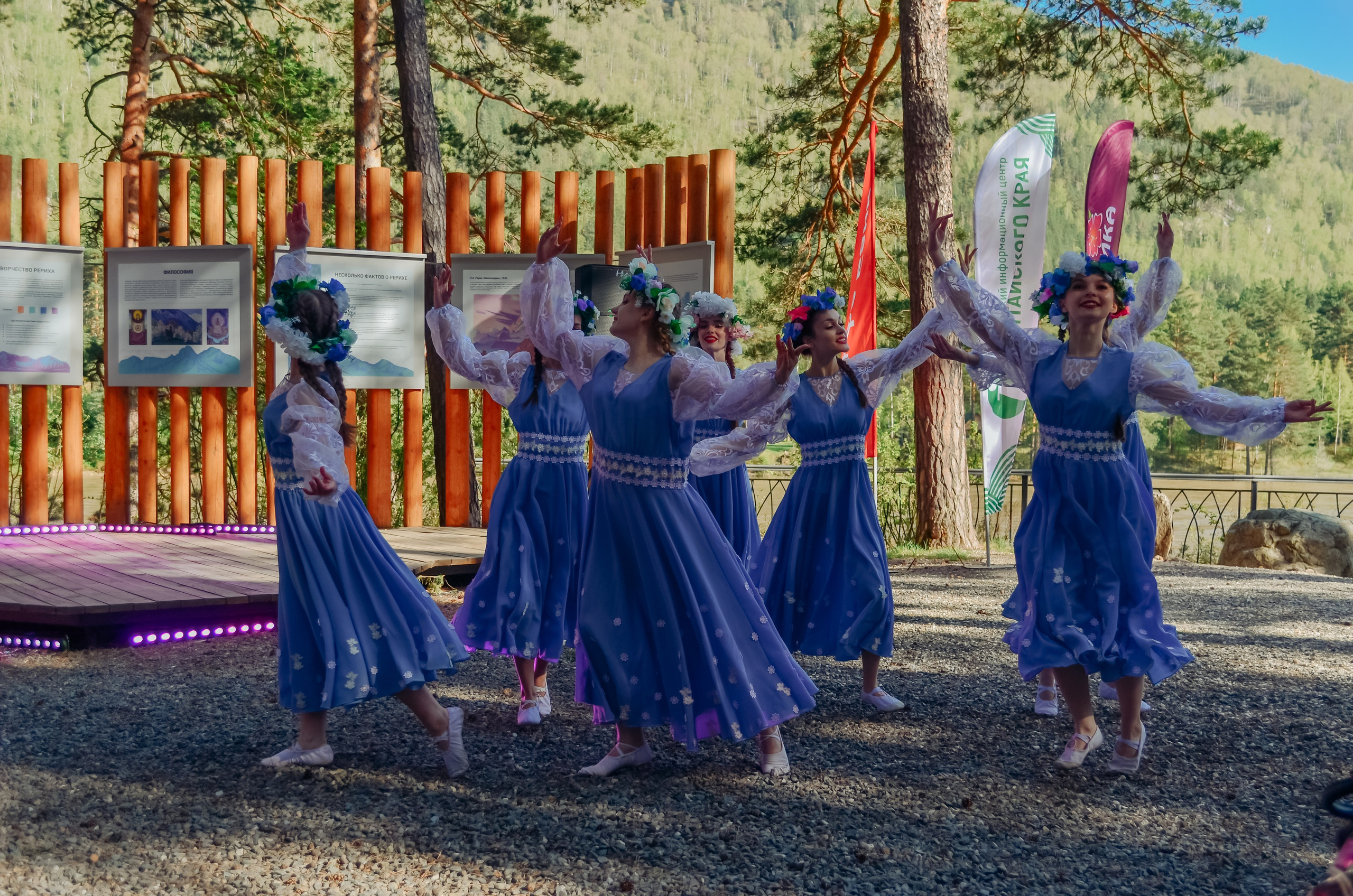 Фестиваль «Цветение Маральника на Алтае 2025». Фоторепортаж. Денисова Аля — фотограф для парных съемок и индивидуальных историй в Барнауле