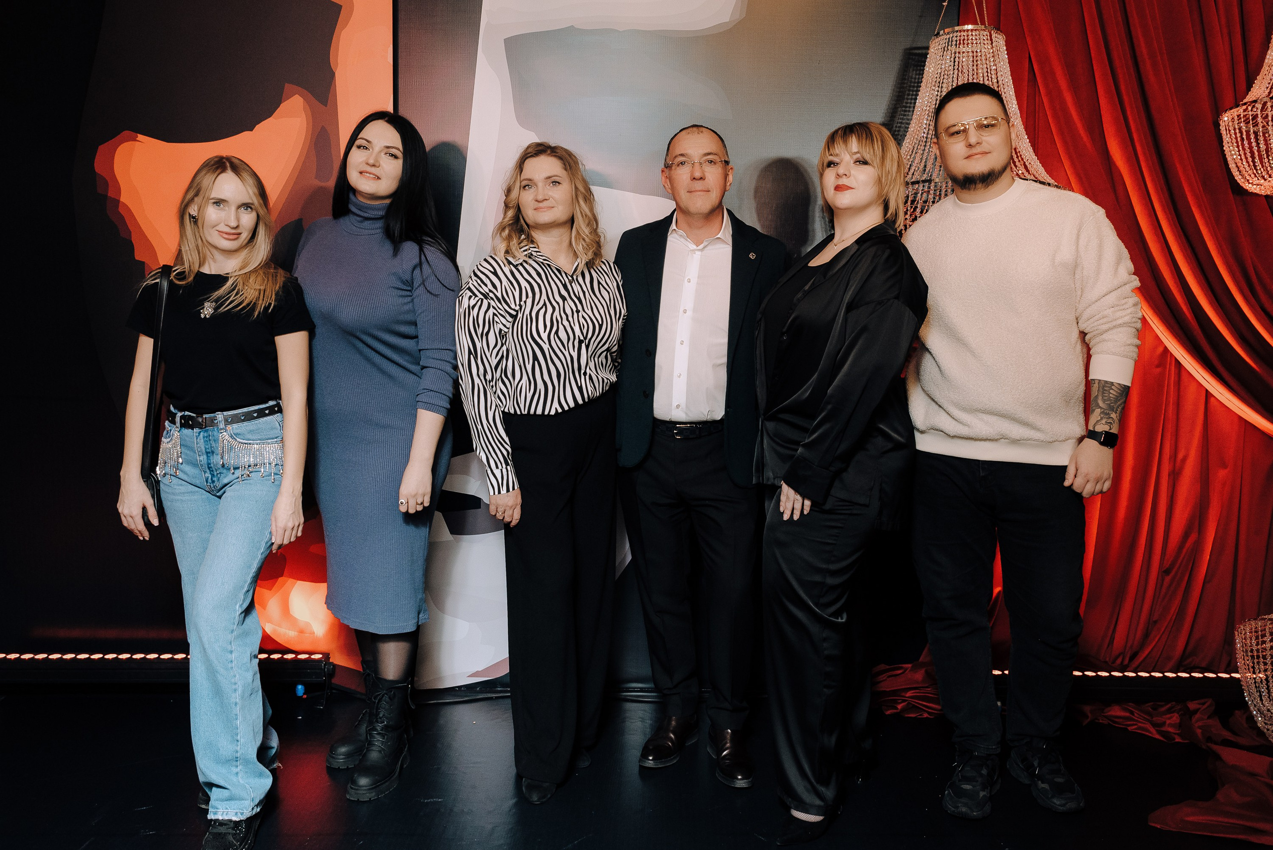 СПЕКТАКЛЬ «ВОЛШЕБНЫЕ ОЧКИ» ОПТИК-ЦЕНТР. Репортажный фотограф Зуев Роман г. Челябинск