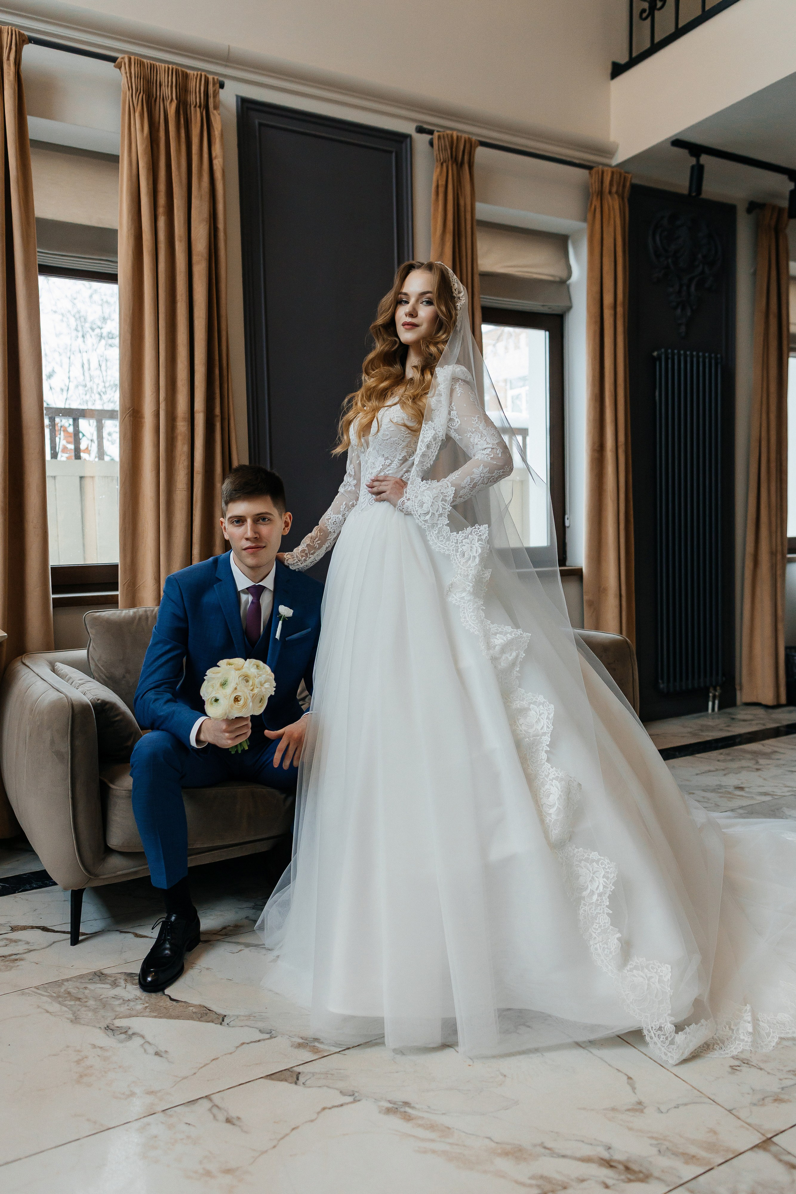 Роскошное утро пары в номере отеля. Олег Сверчков | Свадебный фотограф Вологда