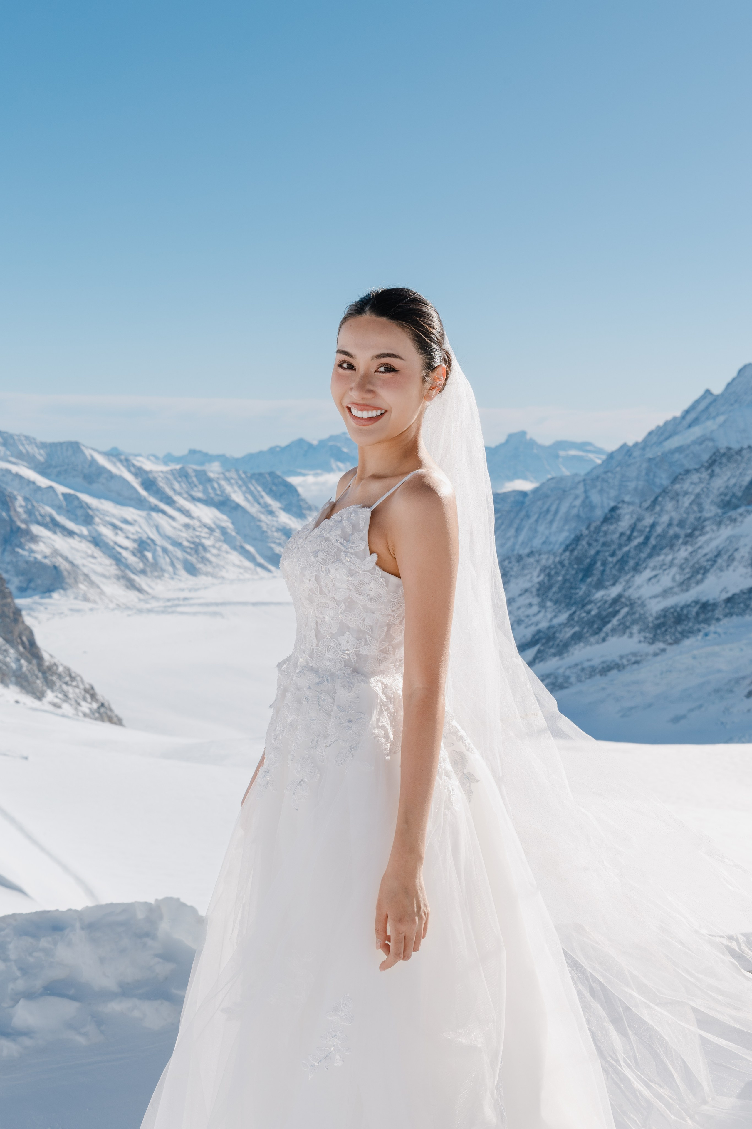 Sugar & V (Jungfraujoch). Photographer in Interlaken area