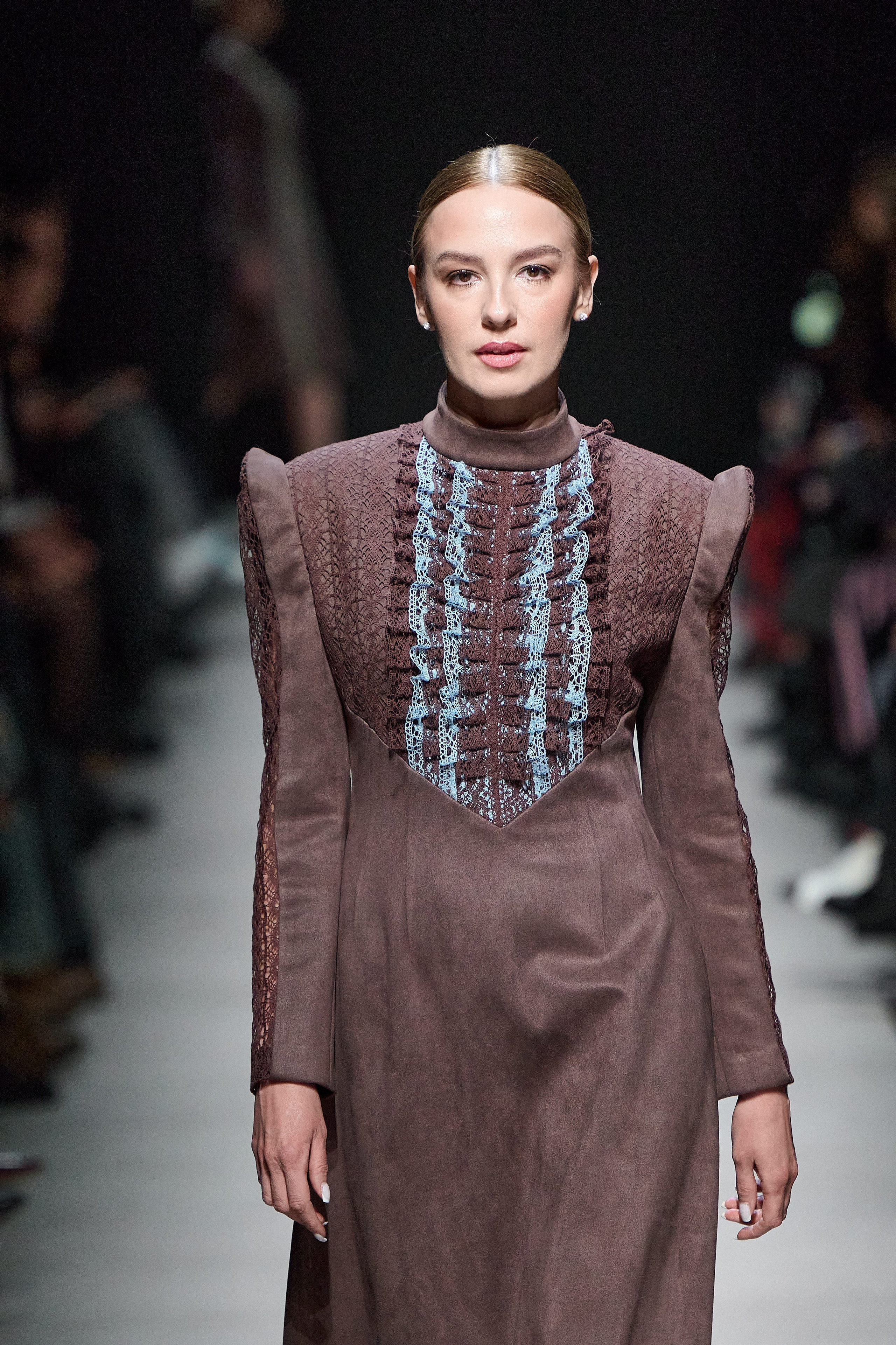 ЕЛЕЦКИЕ КРУЖЕВА. Московская неделя моды. 2025. Дима Бабушкин. Фотограф. Подиум. Репортаж. Творчество. Дорого