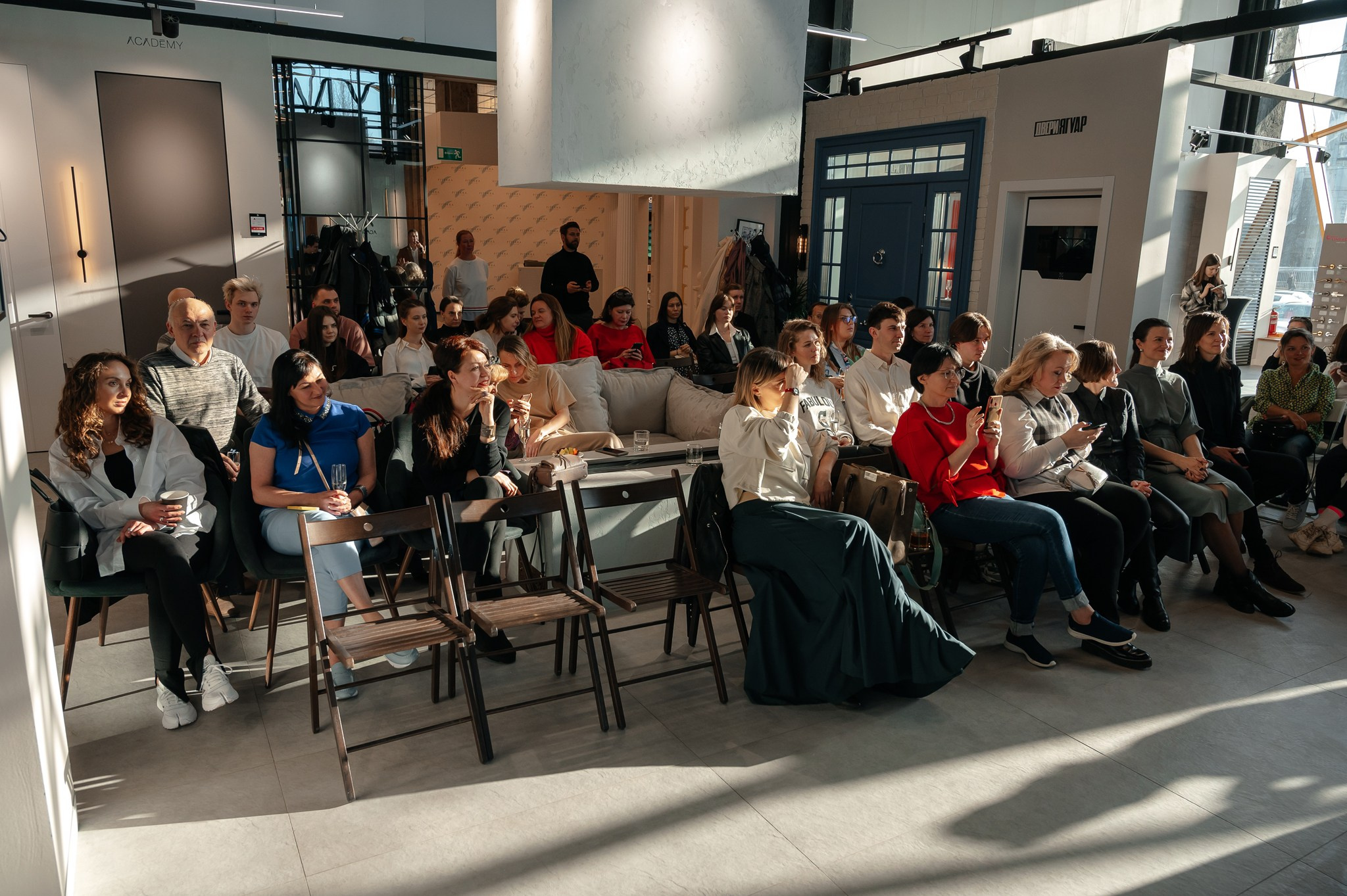 Выступление дизайнера в Academy. Свадебный и семейный фотограф из Санкт-Петербурга Климов Анатолий