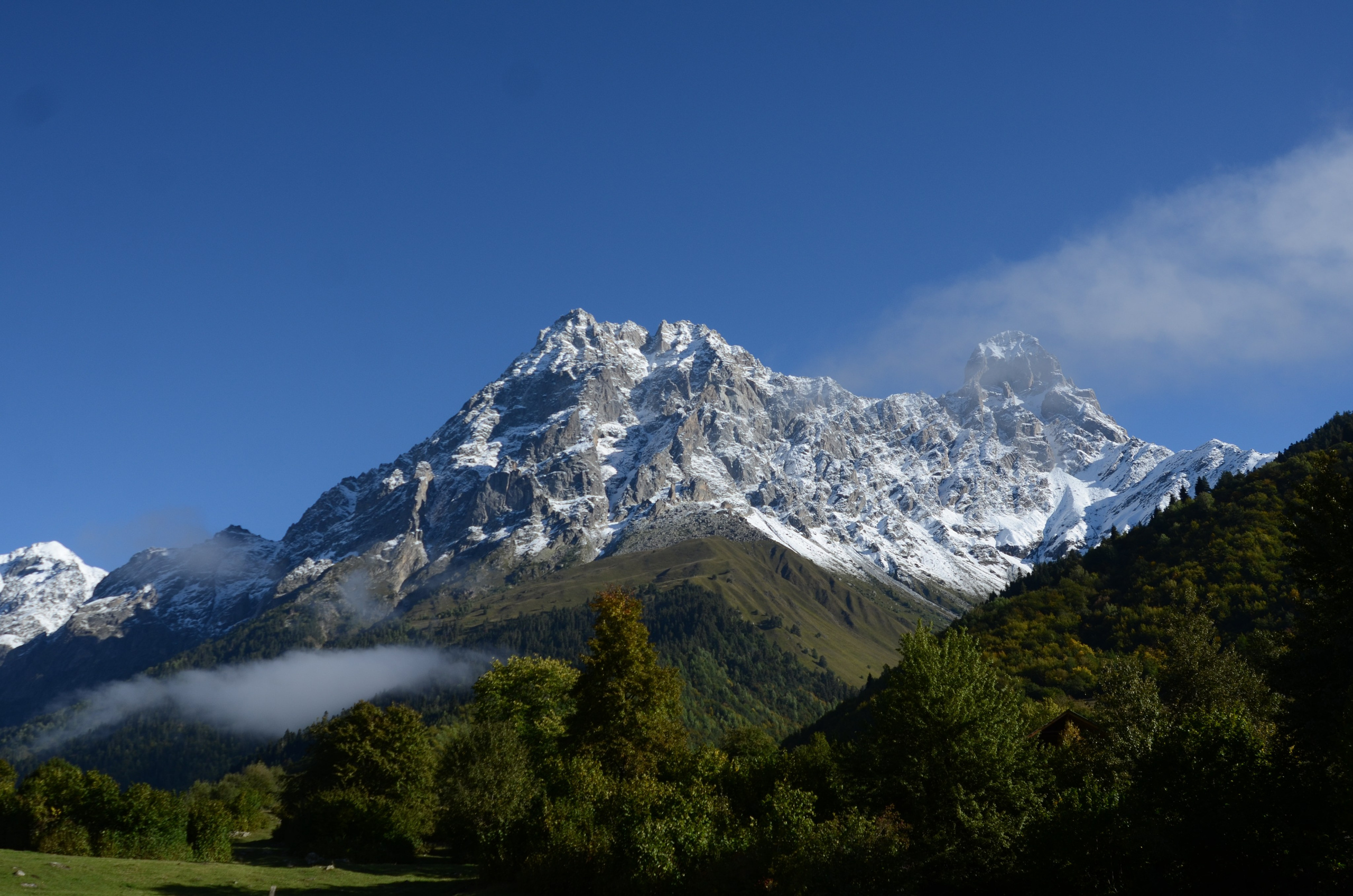 Mazeri — Zuruldi ridge — Tsvirmi. Улицы Мира