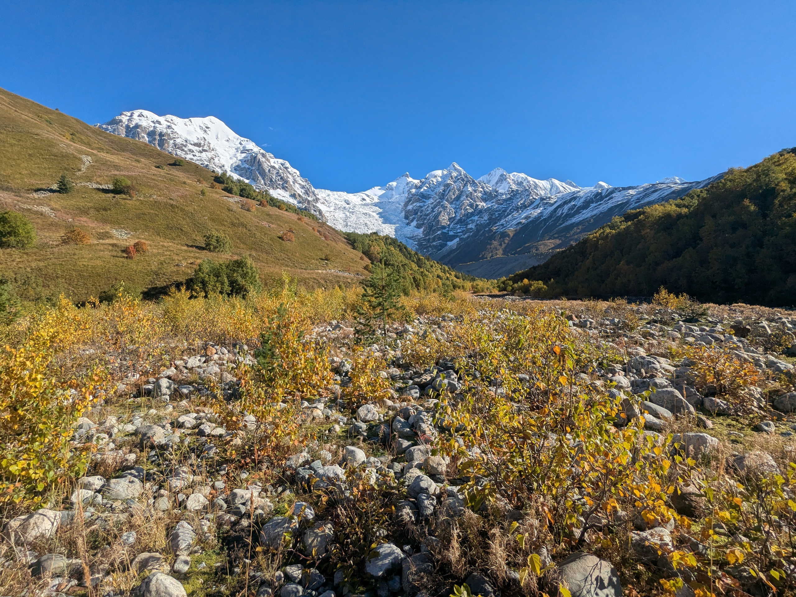 Adishi — Chkhunderi Pass — Khaldechala River Valley. Улицы Мира