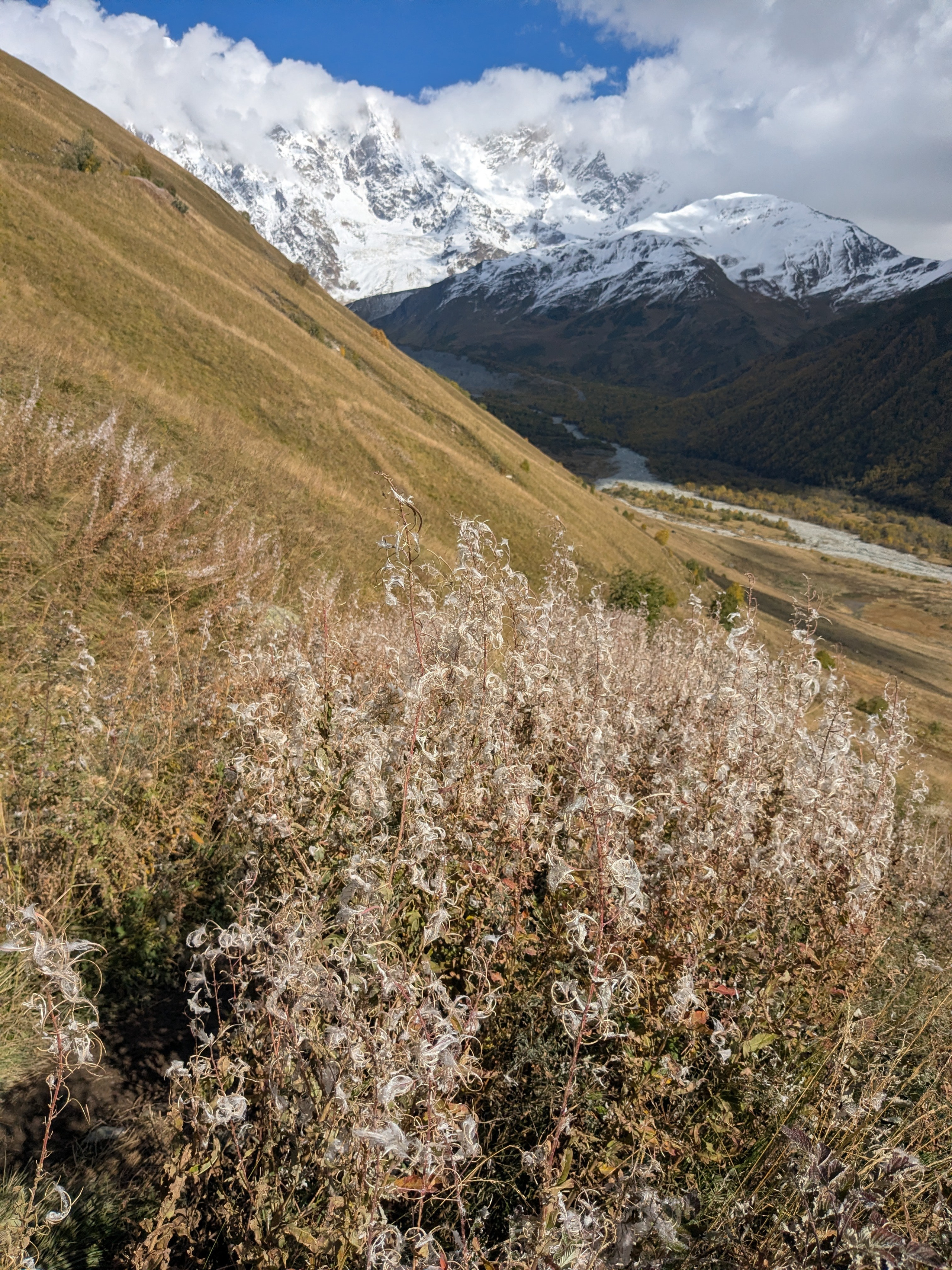 Adishi — Chkhunderi Pass — Khaldechala River Valley. Улицы Мира