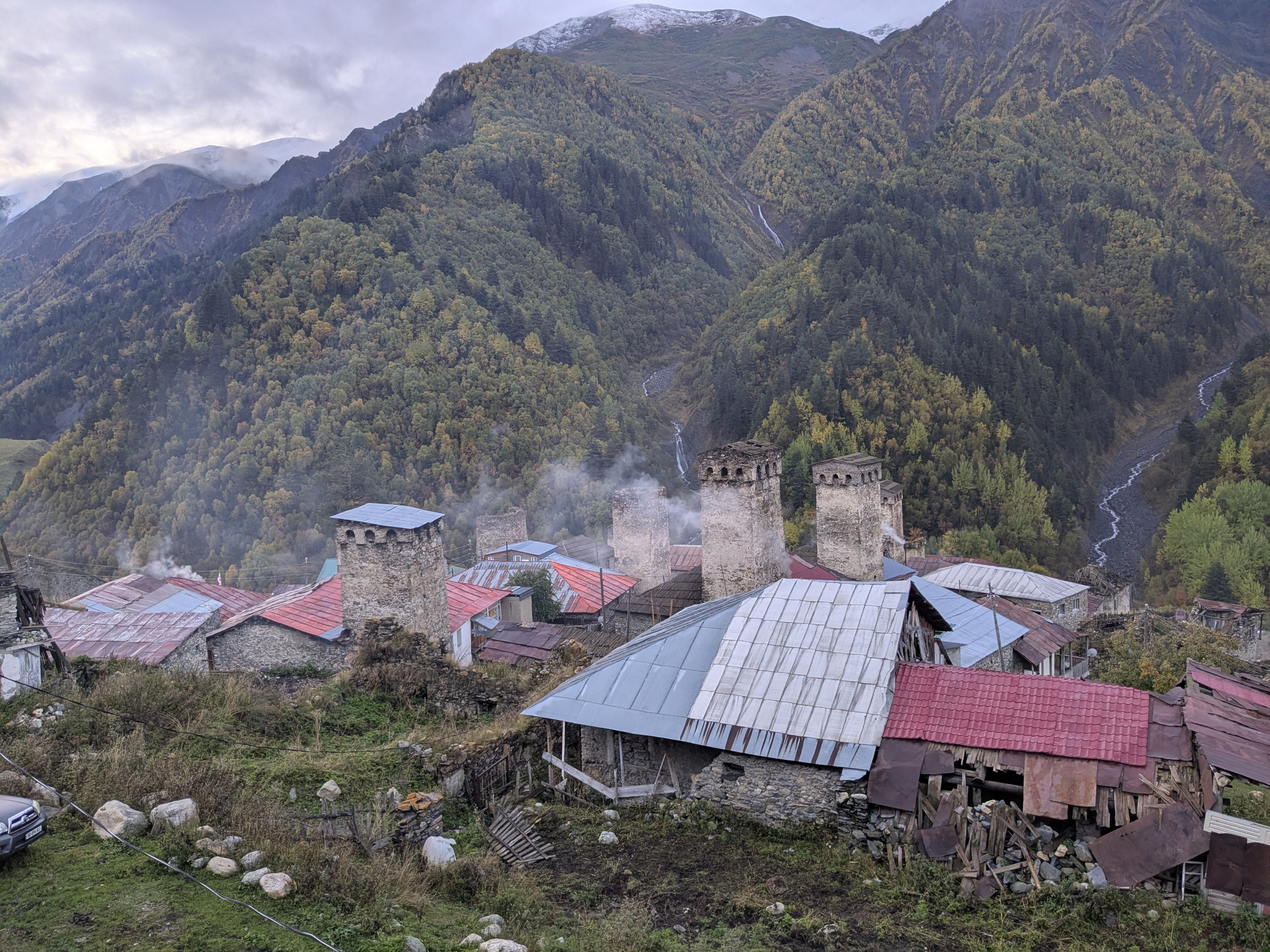 Tsvirmi — Adishi. Улицы Мира