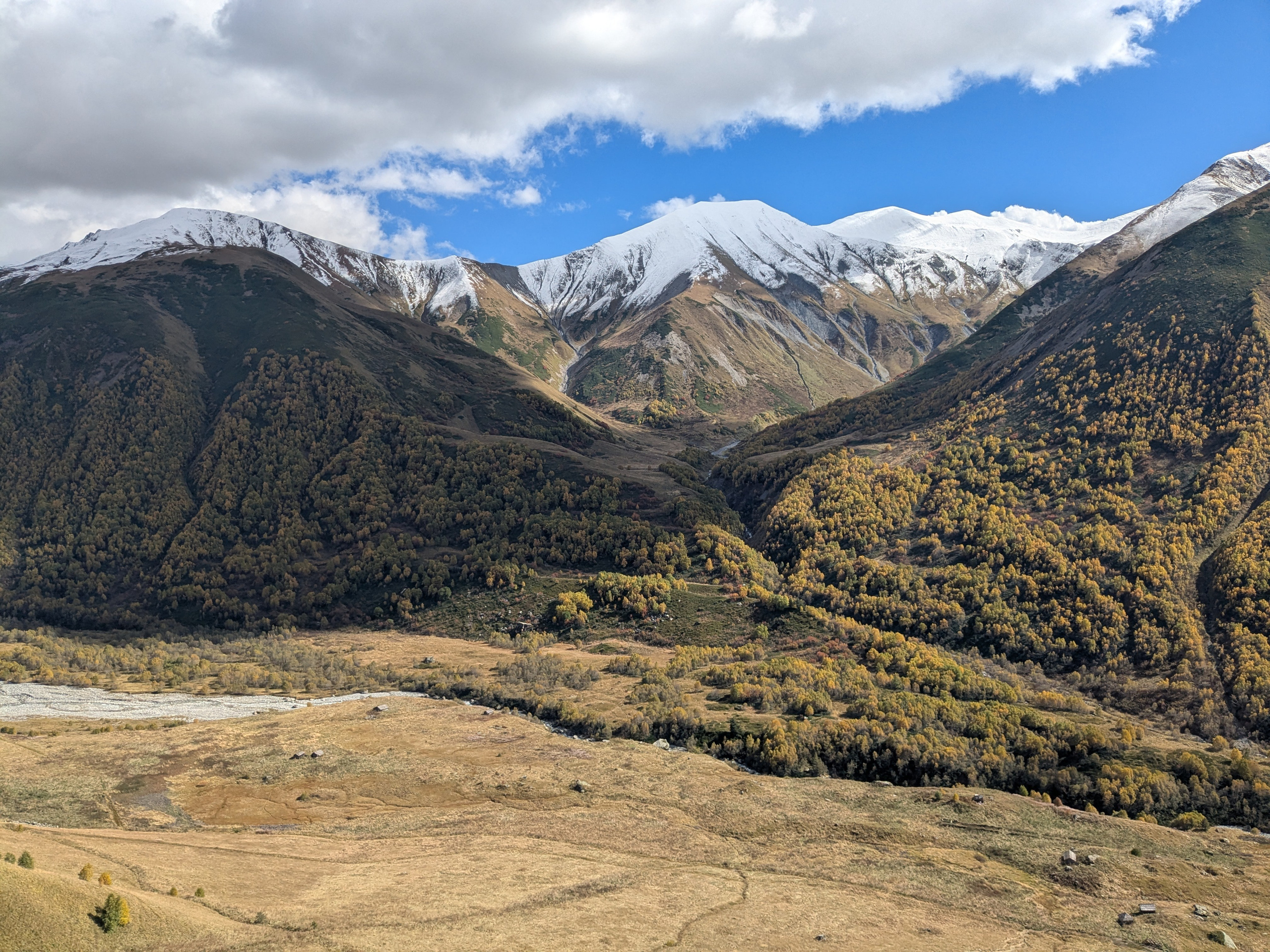 Adishi — Chkhunderi Pass — Khaldechala River Valley. Улицы Мира
