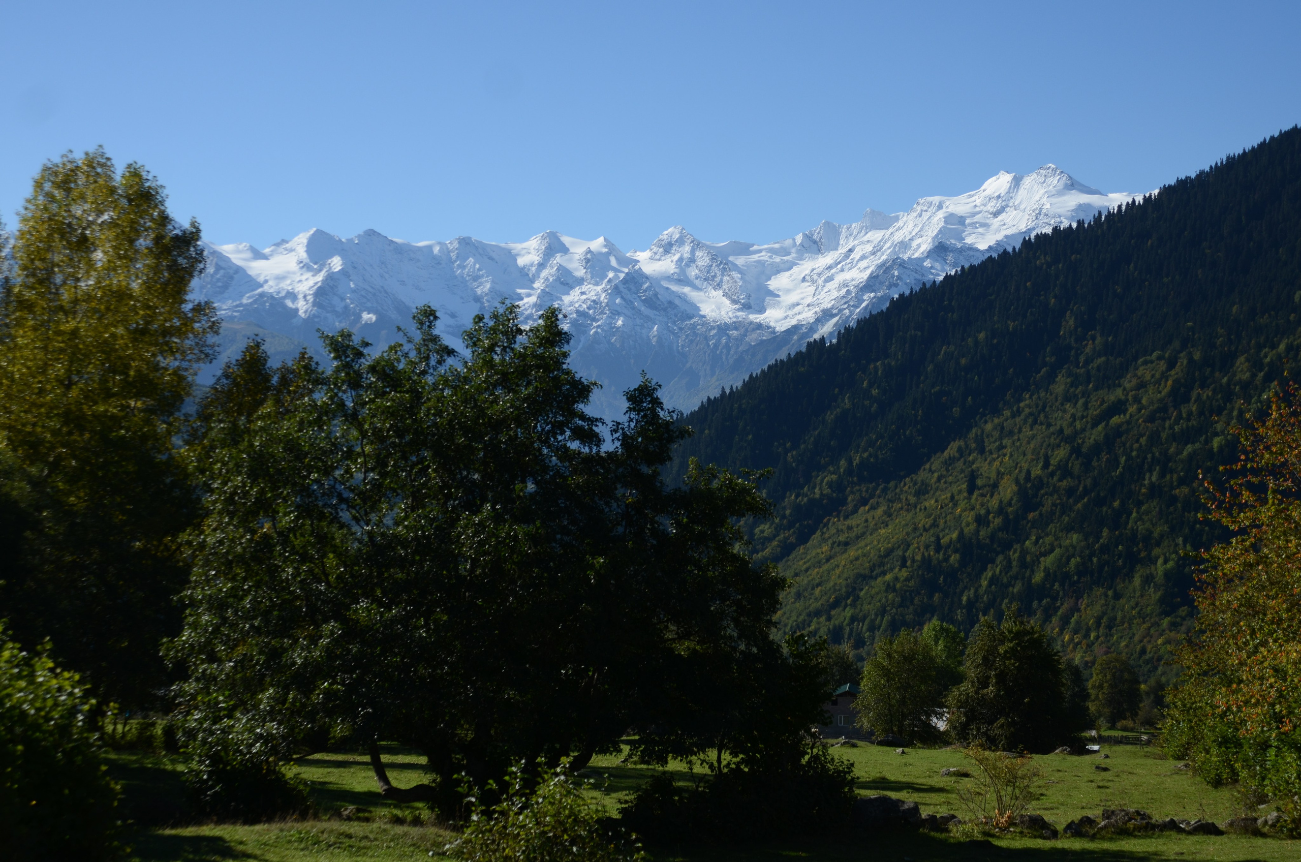 Mazeri — Zuruldi ridge — Tsvirmi. Улицы Мира
