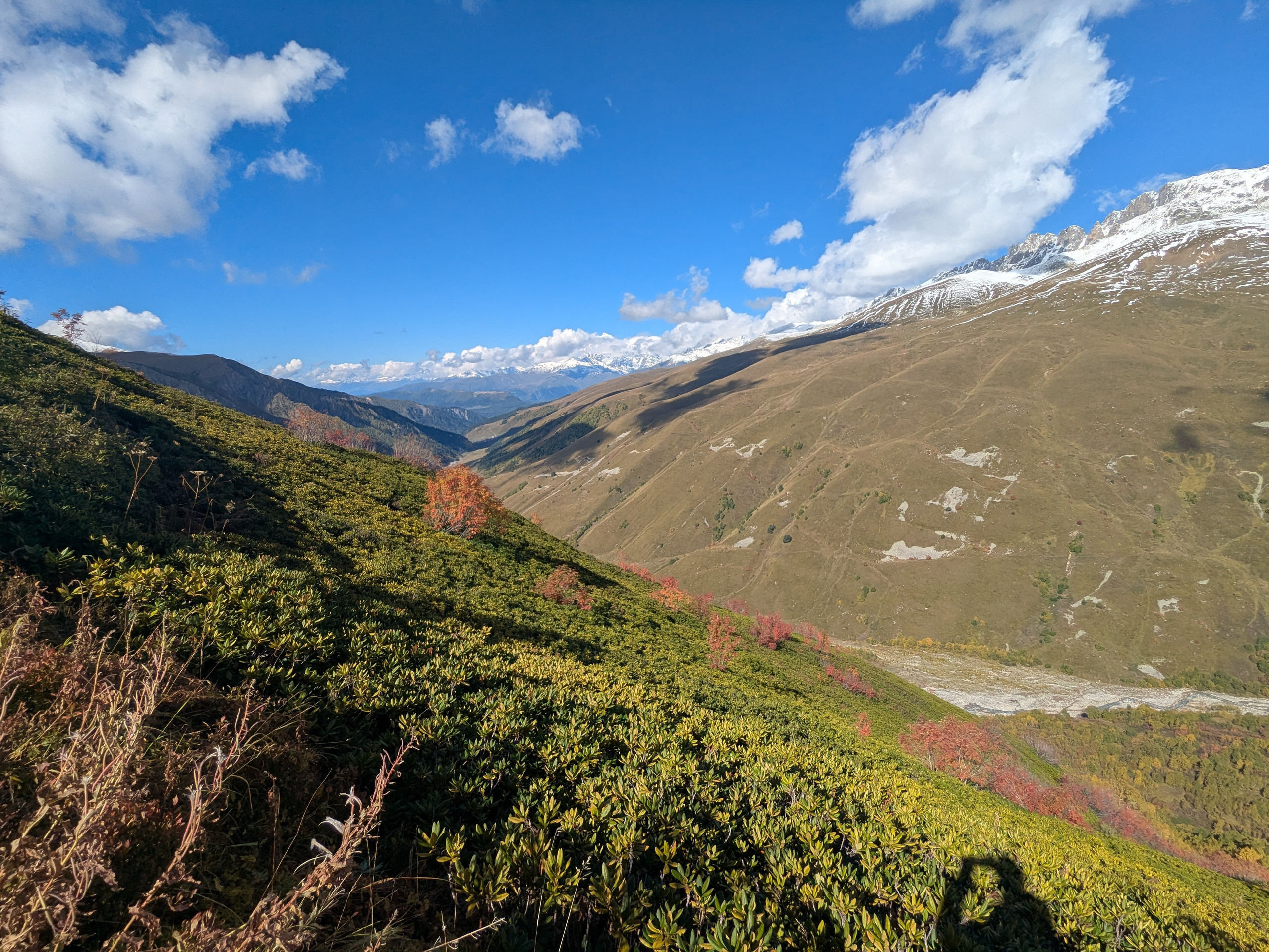 Adishi — Chkhunderi Pass — Khaldechala River Valley. Улицы Мира
