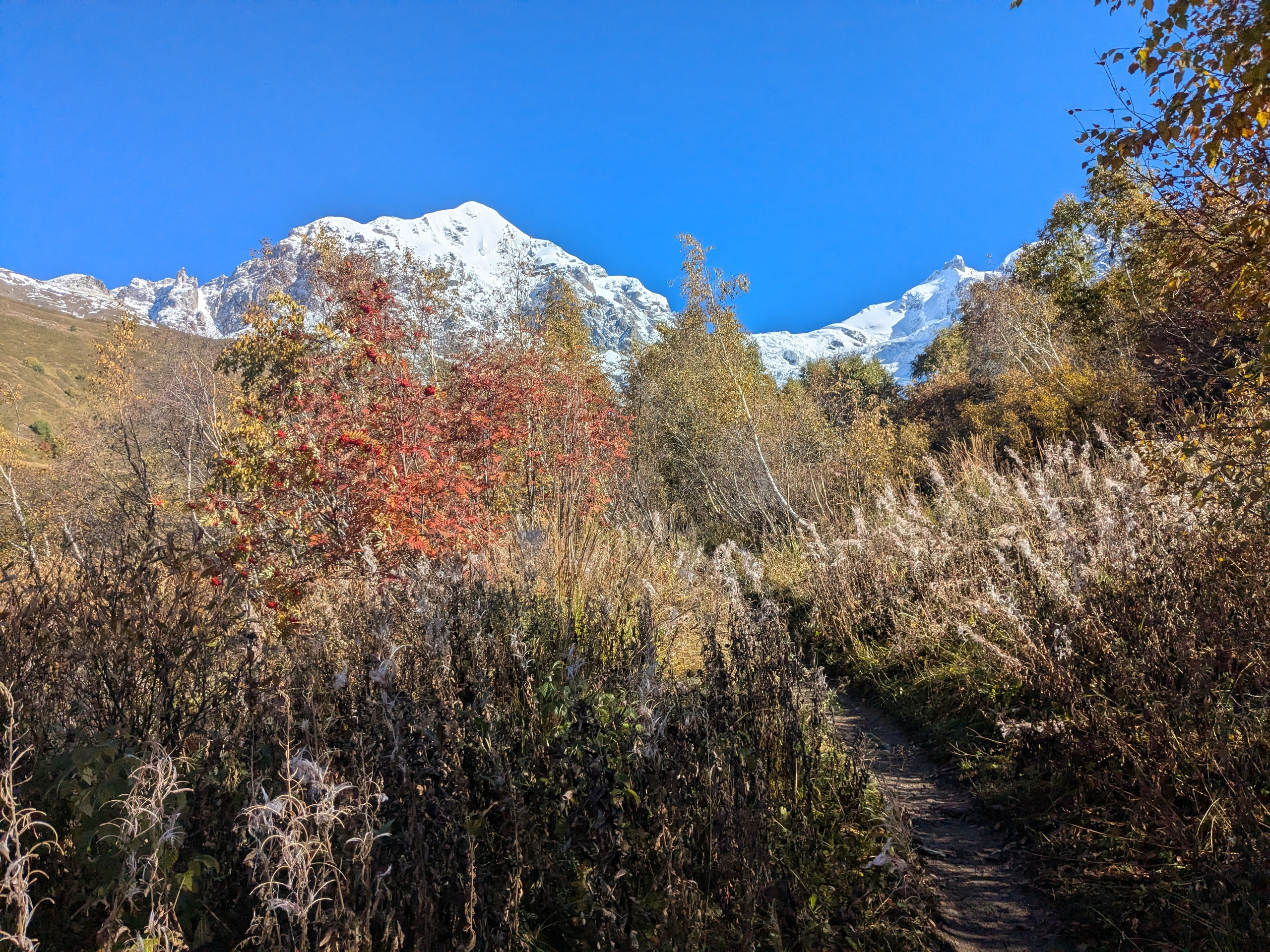 Adishi — Chkhunderi Pass — Khaldechala River Valley. Улицы Мира