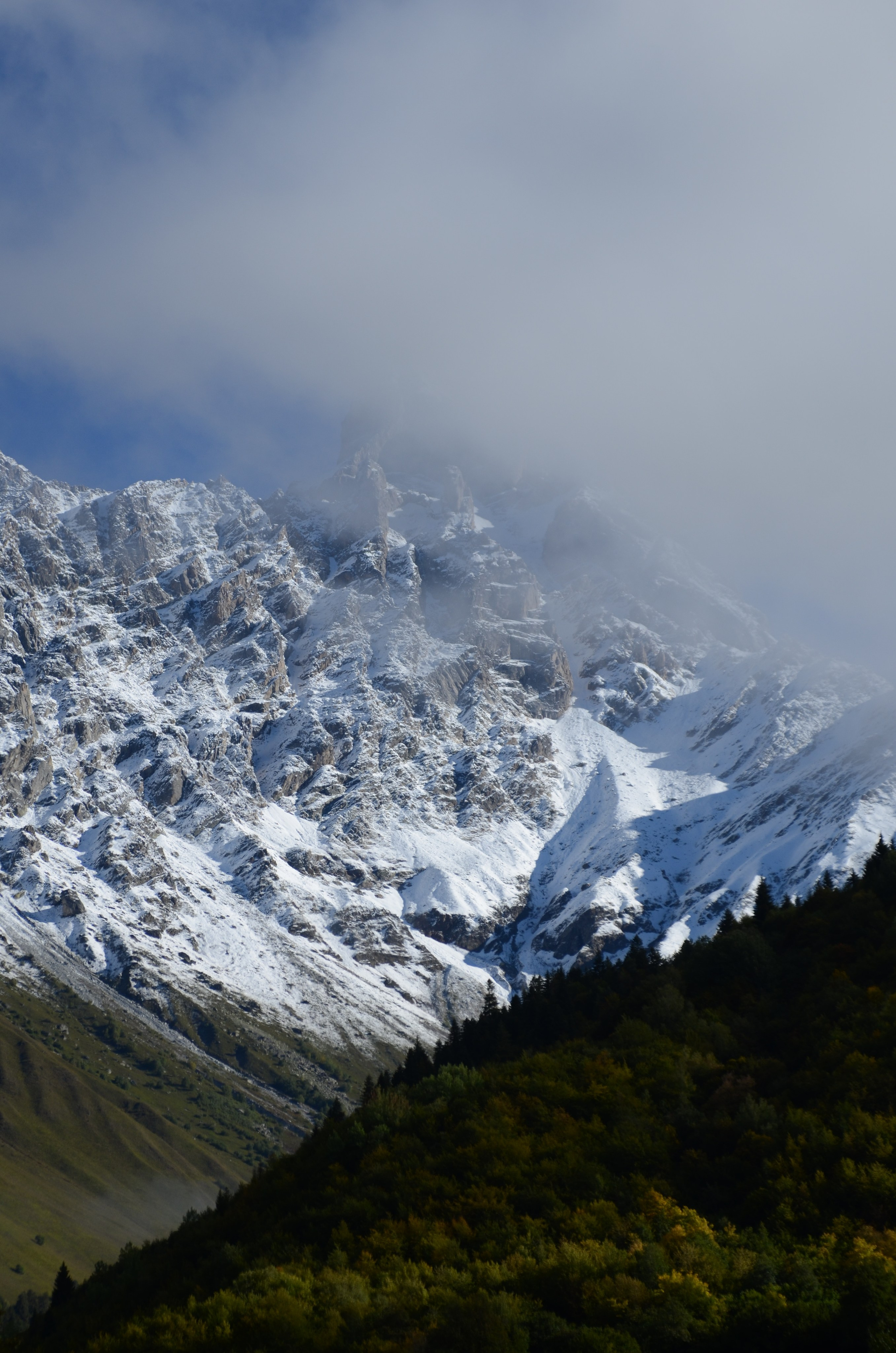Mazeri — Zuruldi ridge — Tsvirmi. Улицы Мира