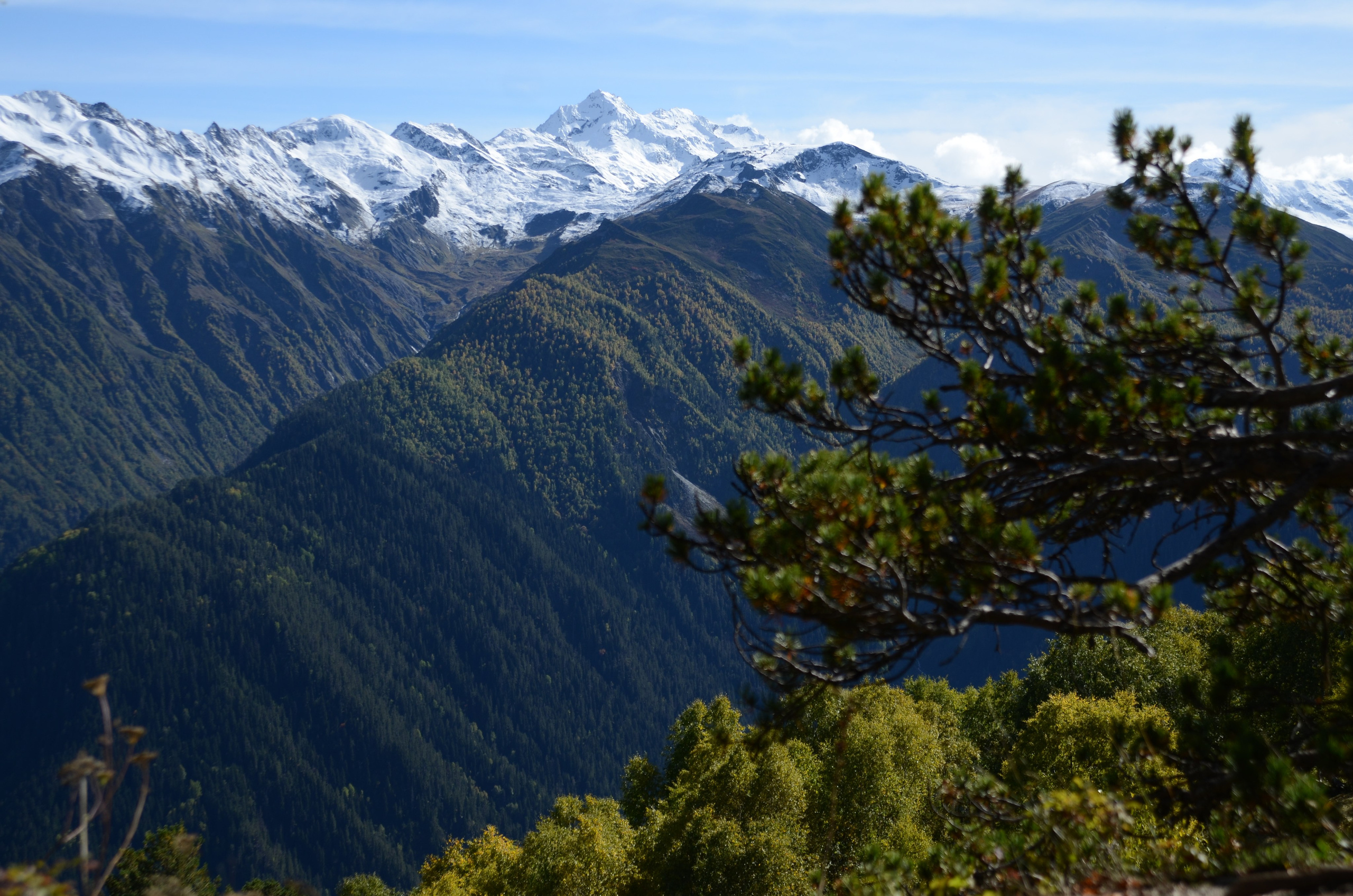 Mazeri — Zuruldi ridge — Tsvirmi. Улицы Мира