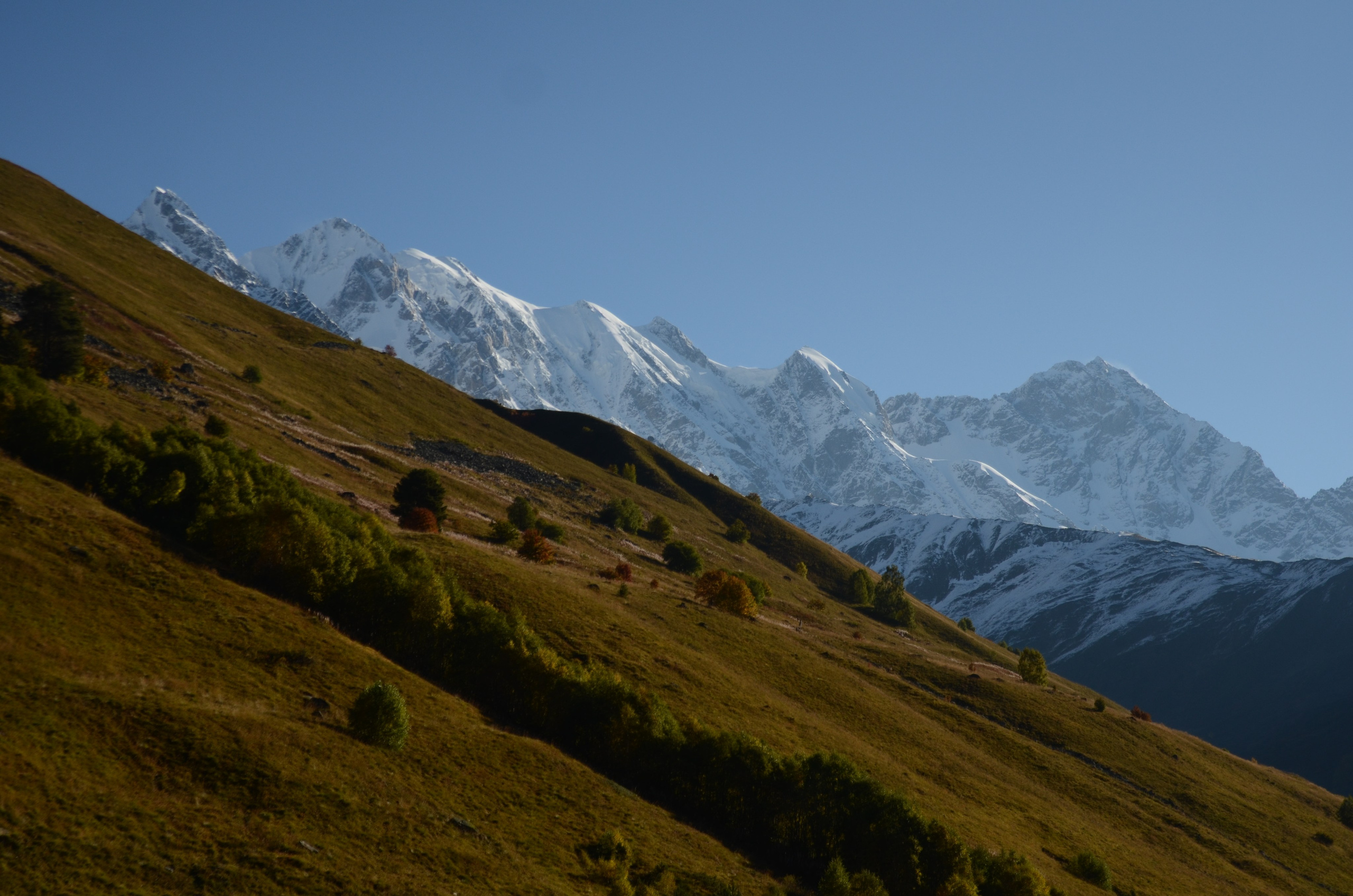 Adishi — Chkhunderi Pass — Khaldechala River Valley. Улицы Мира