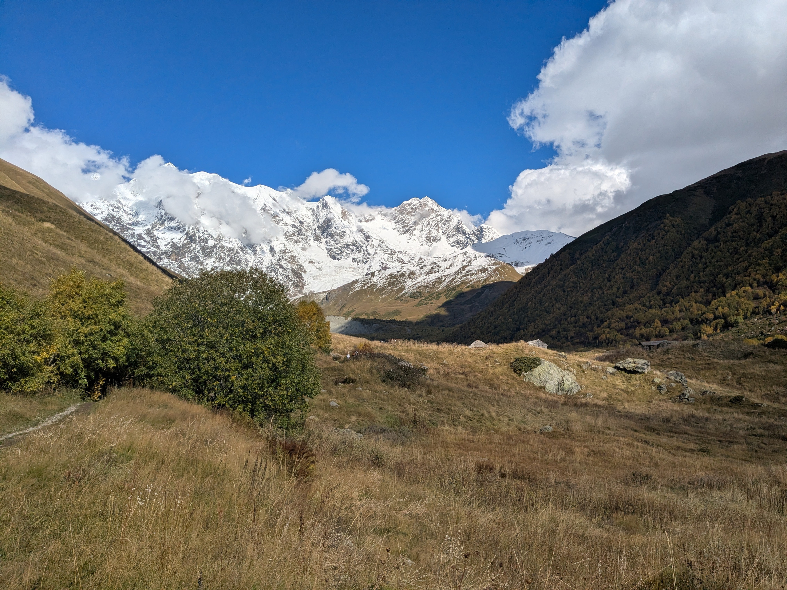 Adishi — Chkhunderi Pass — Khaldechala River Valley. Улицы Мира