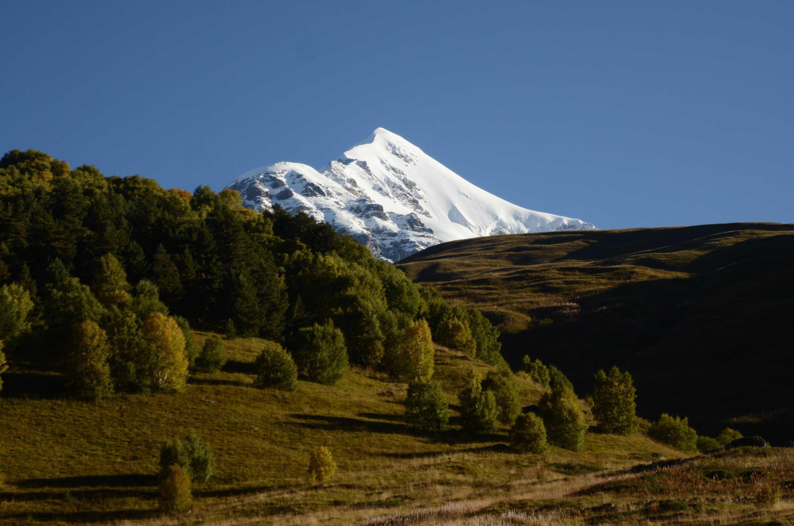 Adishi — Chkhunderi Pass — Khaldechala River Valley. Улицы Мира
