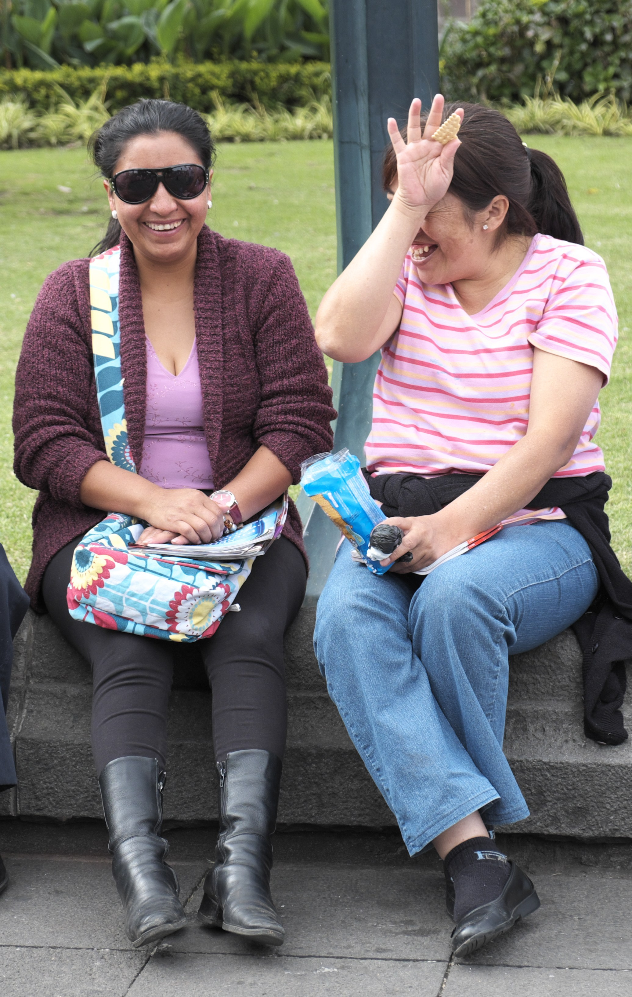 УЛИЦЫ. ПОБУДЬ ЗДЕСЬ И ЦЕЛЕЕ БУДЕТ ЭТОТ МИР