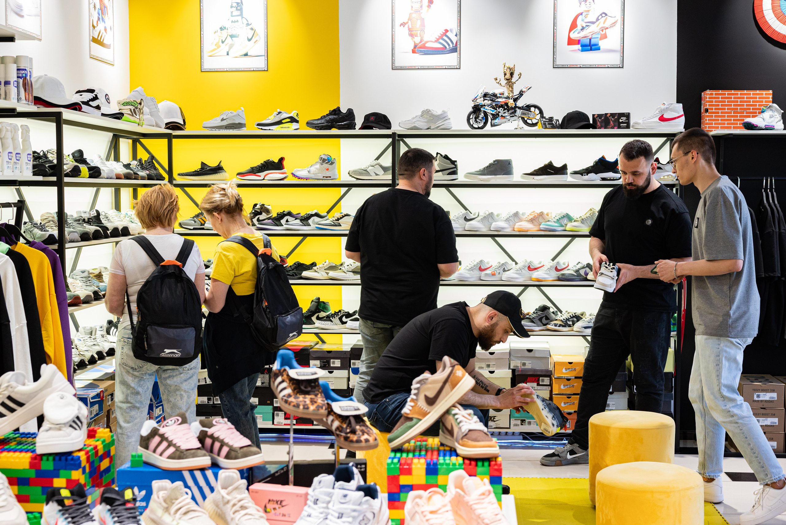 Магазин кроссовок. Предметный фотограф, фото для маркетплейсов Пятигорск, КМВ