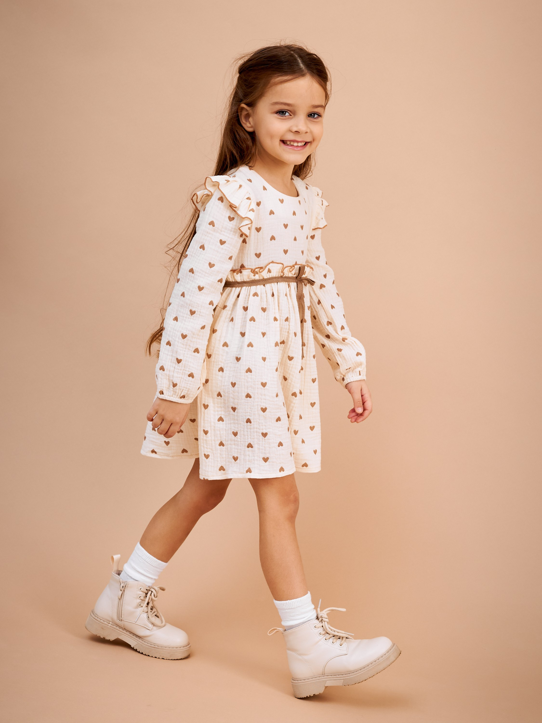 Фотосъемка платьев для девочек Екатеринбург Wildberries ВБ Ozon Озон фотосессия детей Екб заказать цена фотосъемка товара WB детское платье. Фотограф Екатеринбург Анастасия Жерновская | Маркетплейсы и нейрофото