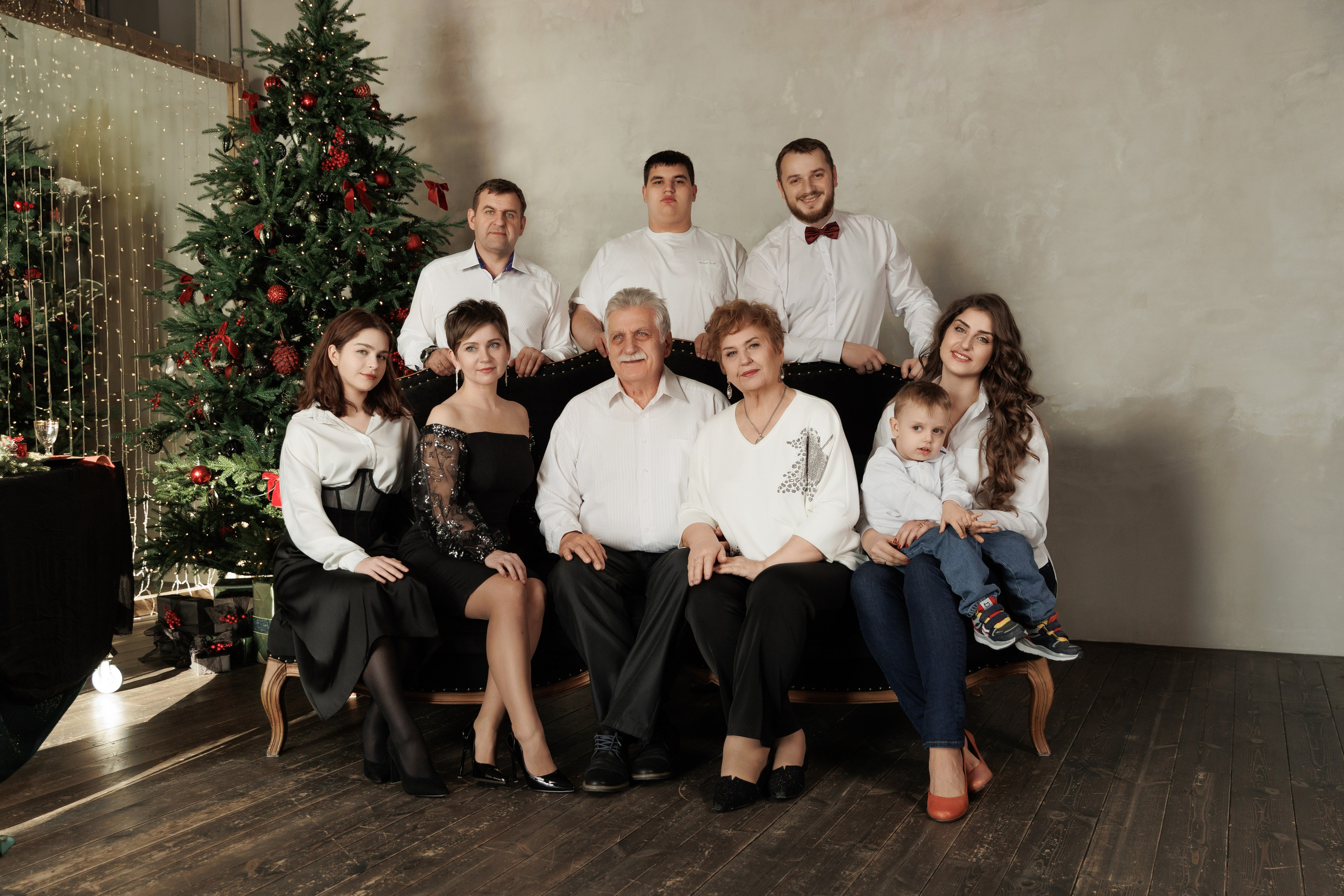 Наталья с семьей. Фотограф женского портрета, беременности и материнства Харькова Елена