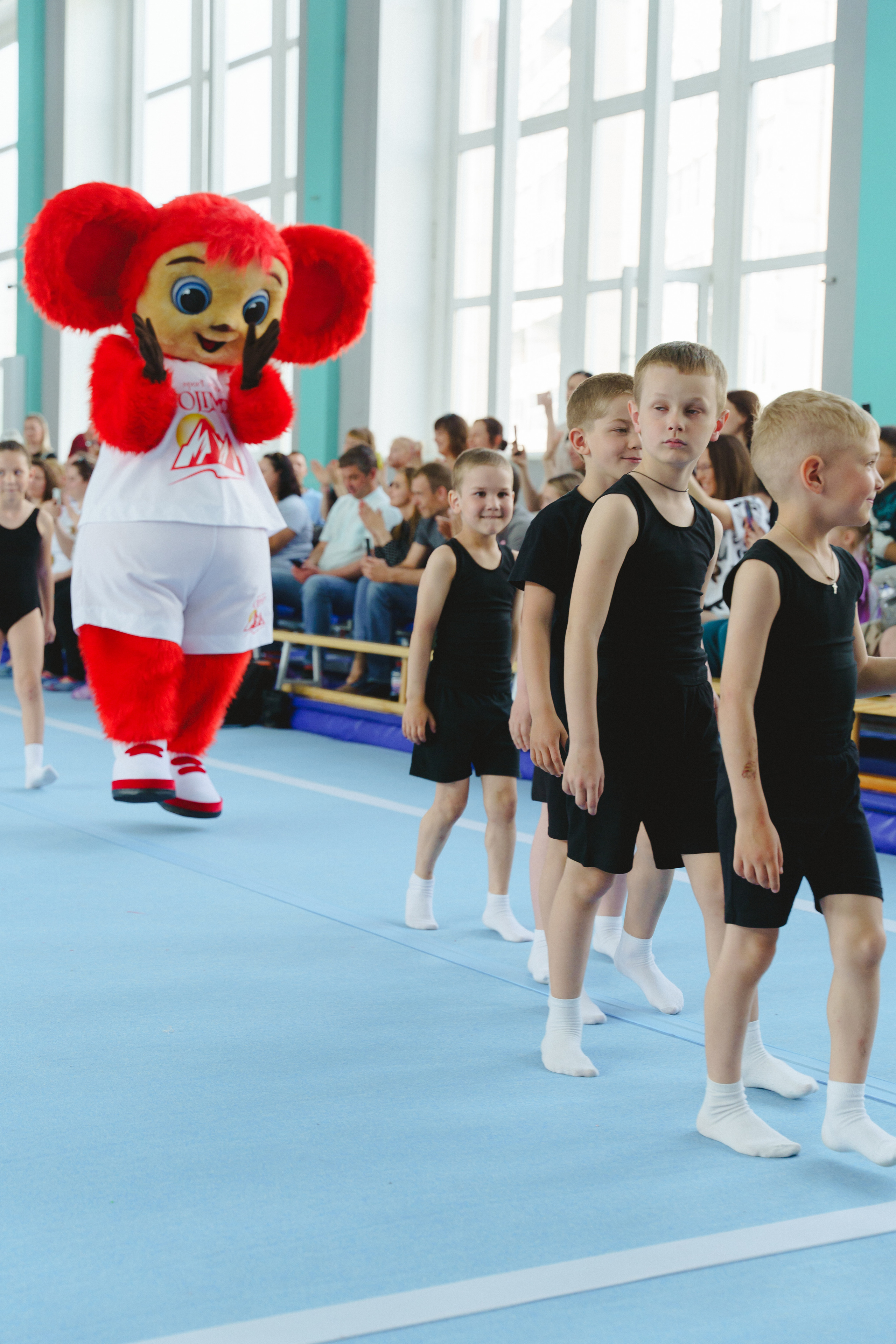 Межрегиональные соревнования по спортивной акробатике «Киндер Сюрприз». Фотограф в детский сад в Екатеринбурге, выпускные альбомы Юлия Умерова