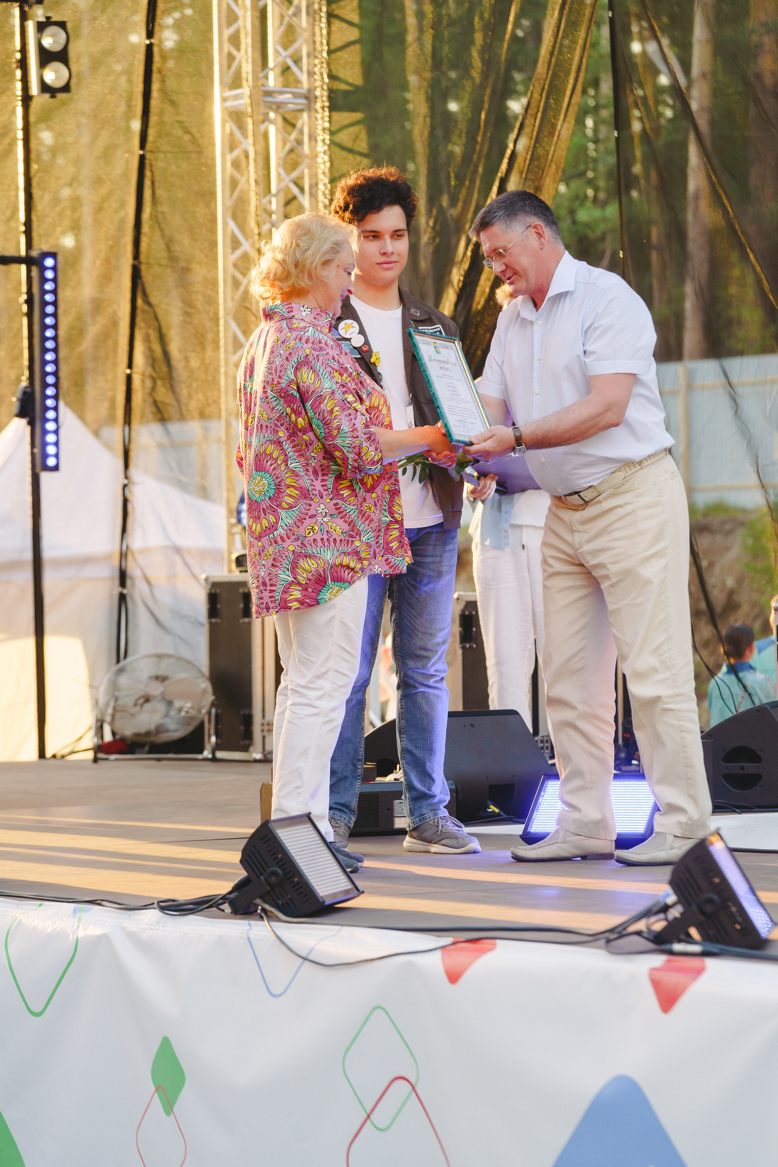 Юбилей БМАУ ДЗОЛ «Зарница». Фотограф в детский сад в Екатеринбурге, выпускные альбомы Юлия Умерова