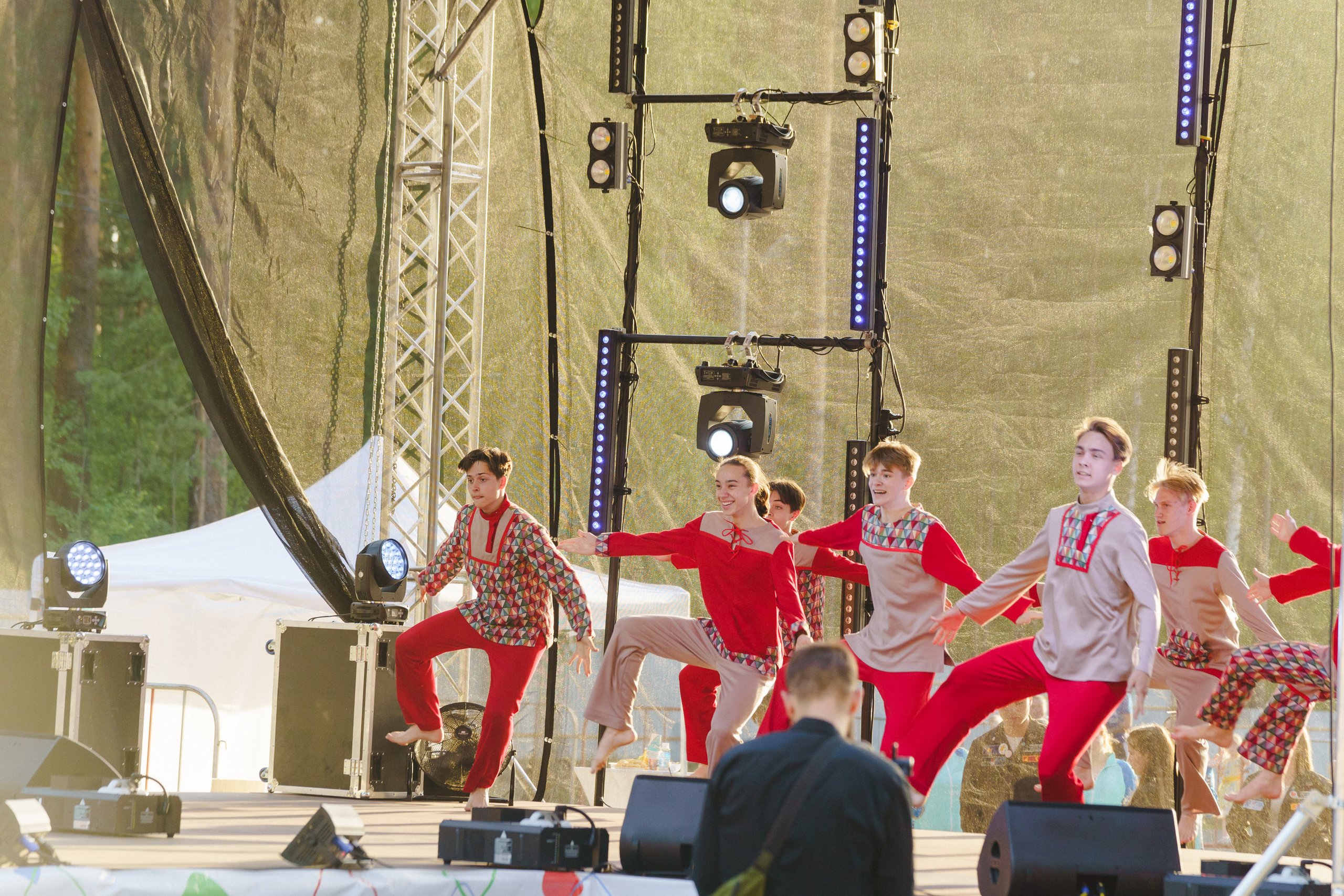 Юбилей БМАУ ДЗОЛ «Зарница». Фотограф в детский сад в Екатеринбурге, выпускные альбомы Юлия Умерова