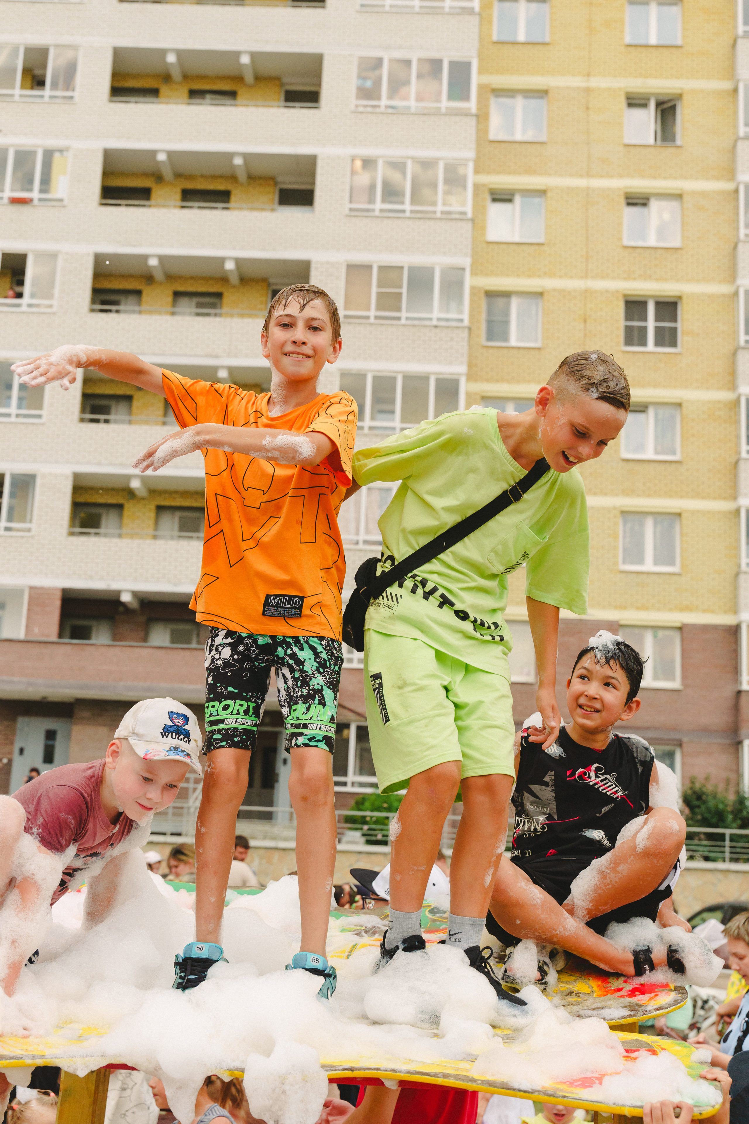 Пена — ПАТИ «Галактика развлечений» и «УК КОТ». Фотограф в детский сад в Екатеринбурге, выпускные альбомы Юлия Умерова