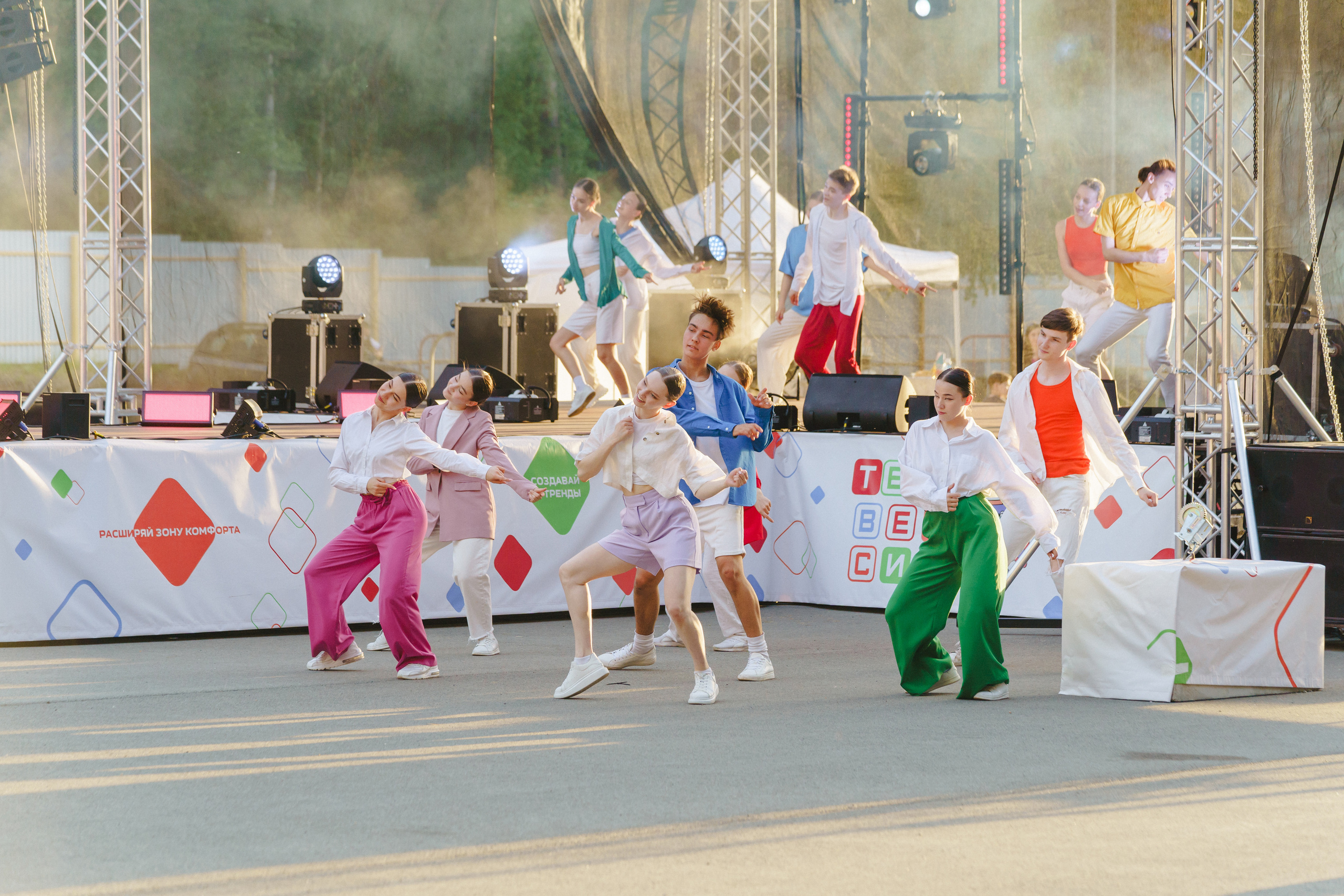 Юбилей БМАУ ДЗОЛ «Зарница». Фотограф в детский сад в Екатеринбурге, выпускные альбомы Юлия Умерова
