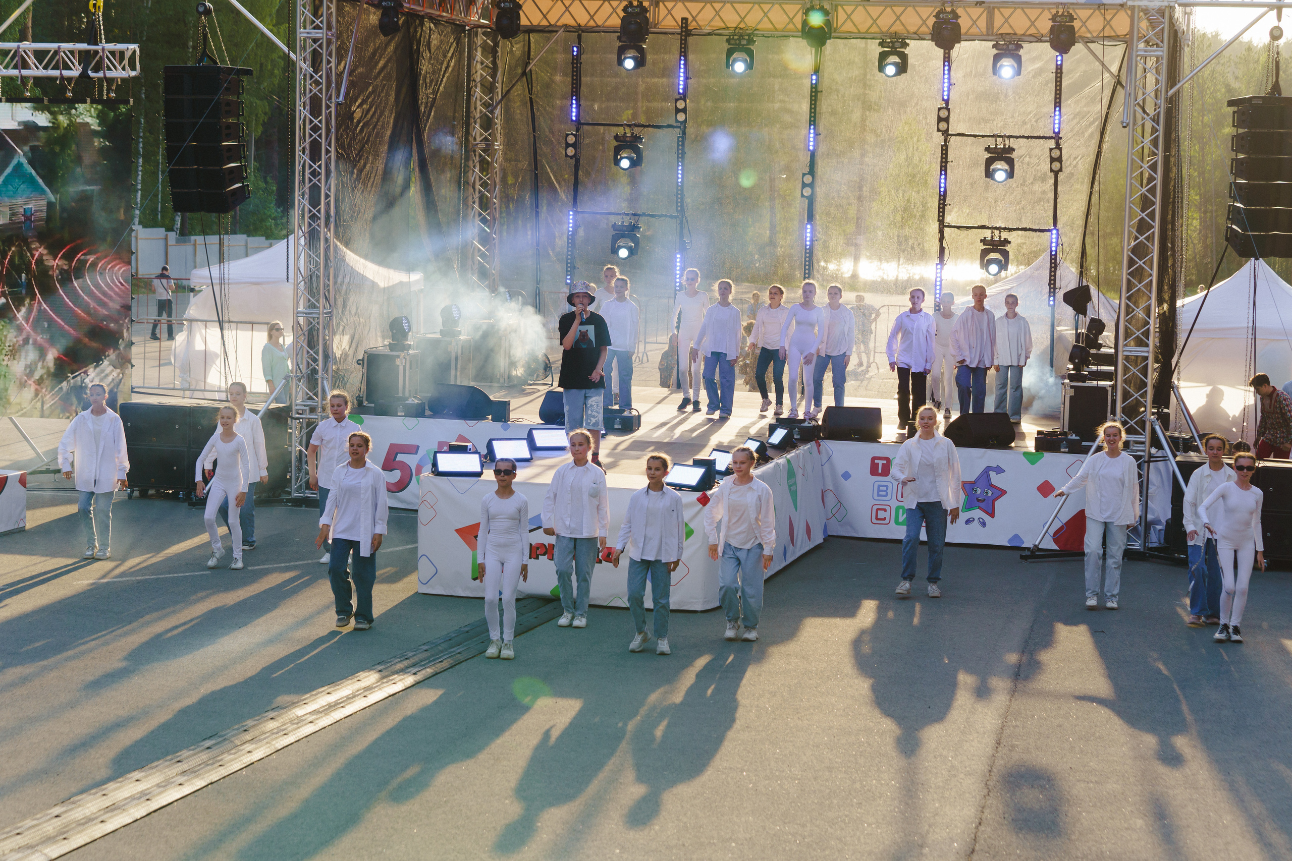 Юбилей БМАУ ДЗОЛ «Зарница». Фотограф в детский сад в Екатеринбурге, выпускные альбомы Юлия Умерова