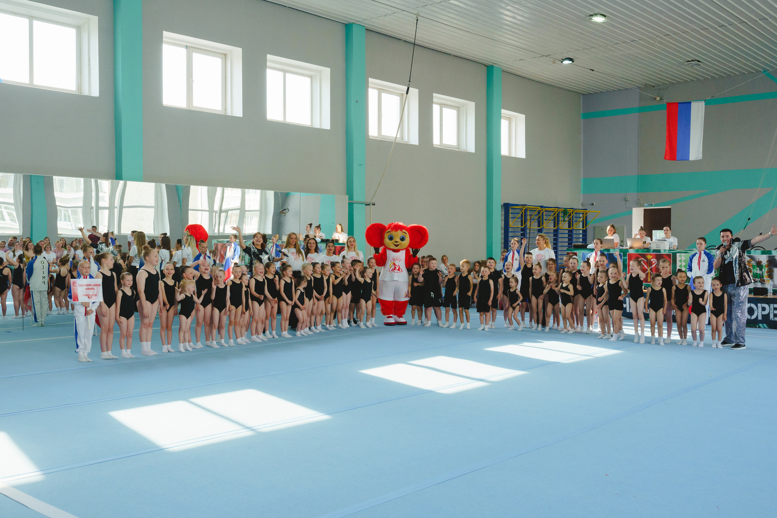 Межрегиональные соревнования по спортивной акробатике «Киндер Сюрприз». Фотограф в детский сад в Екатеринбурге, выпускные альбомы Юлия Умерова