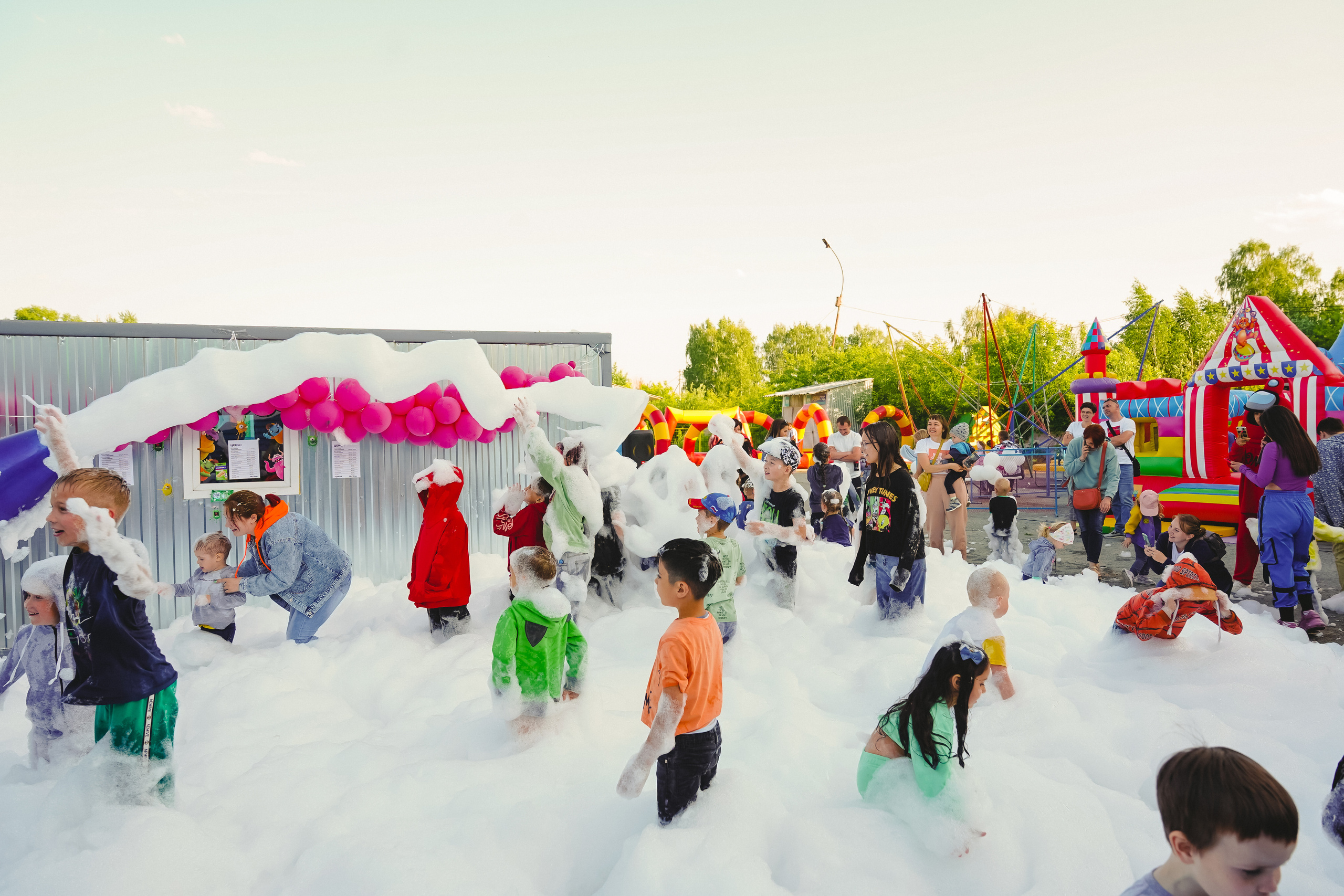 Открытие парка аттракционов «Галактика развлечений». Фотограф в детский сад в Екатеринбурге, выпускные альбомы Юлия Умерова