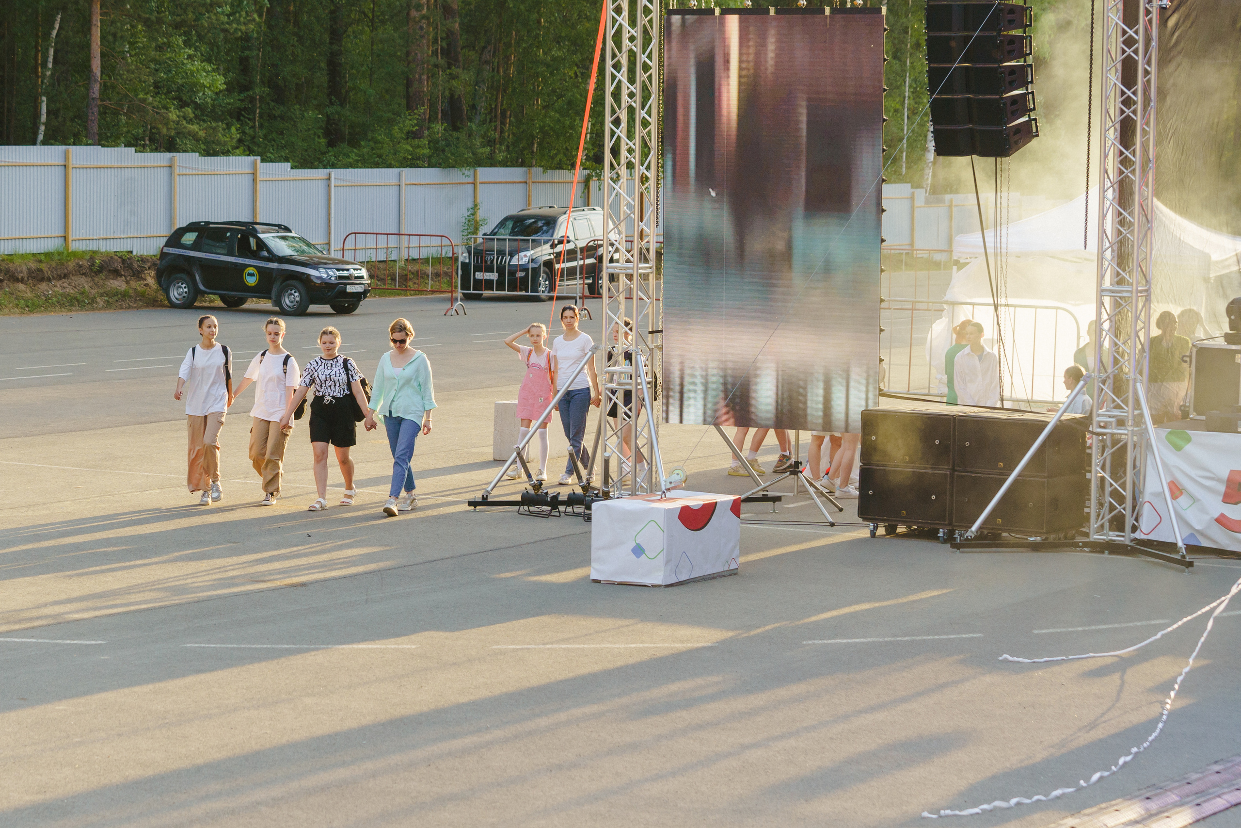 Юбилей БМАУ ДЗОЛ «Зарница». Фотограф в детский сад в Екатеринбурге, выпускные альбомы Юлия Умерова