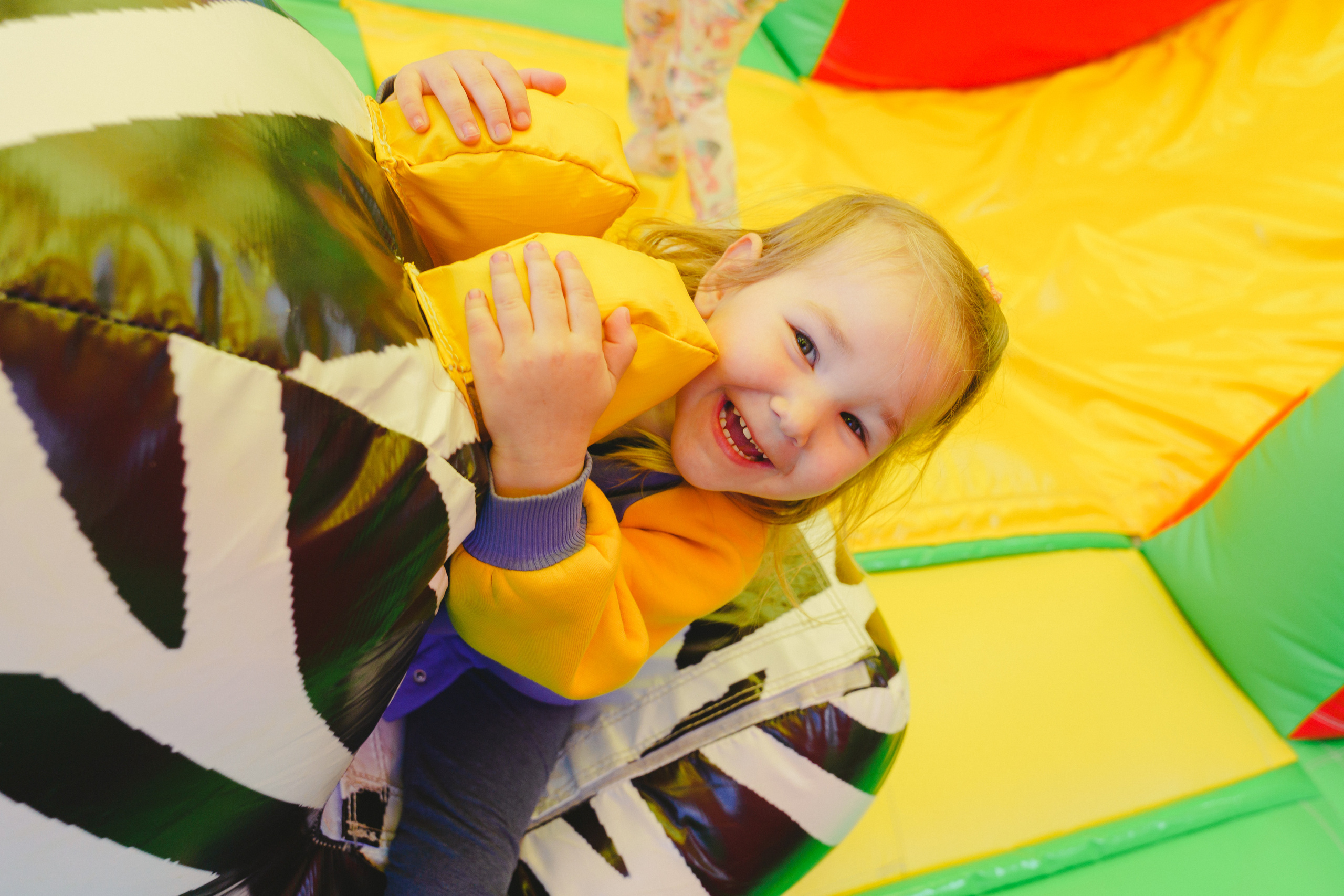 Открытие парка аттракционов «Галактика развлечений». Фотограф в детский сад в Екатеринбурге, выпускные альбомы Юлия Умерова