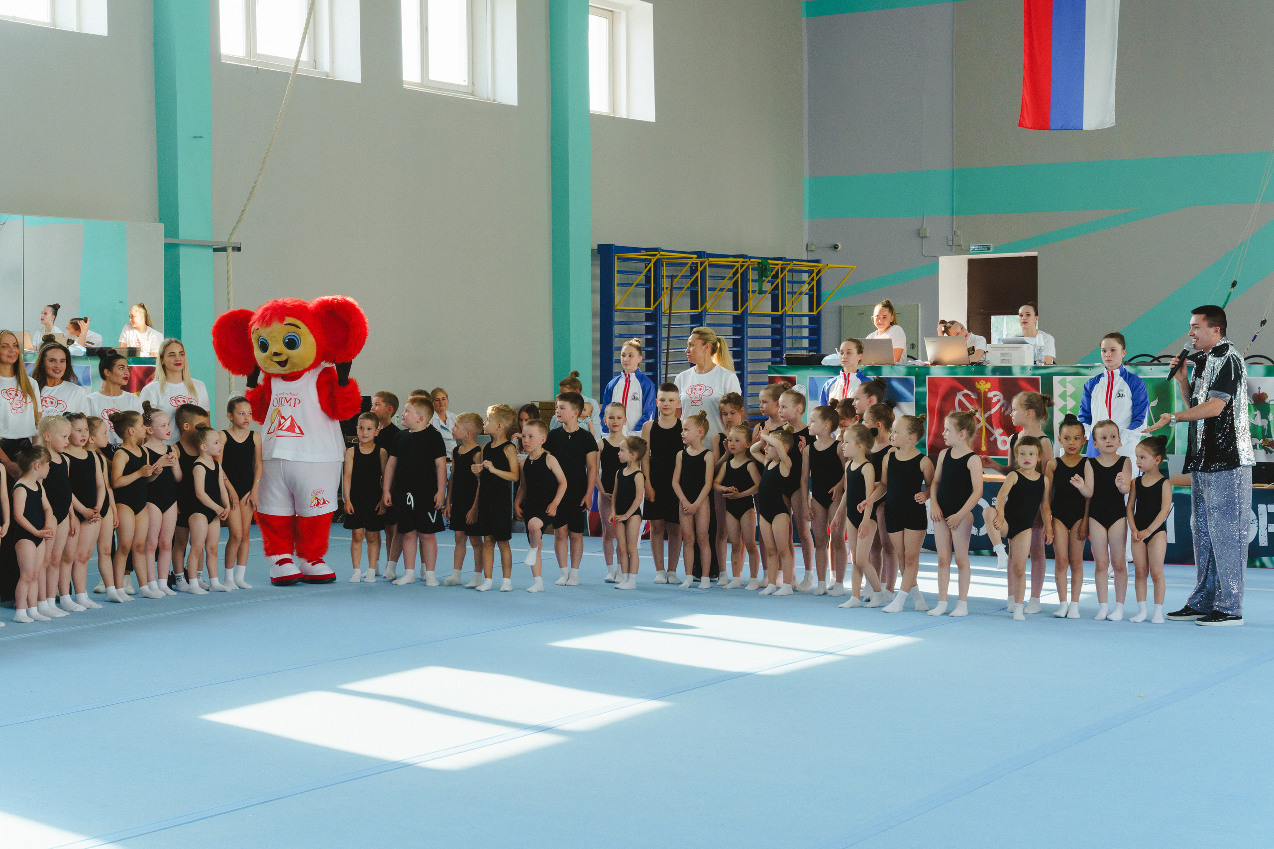 Межрегиональные соревнования по спортивной акробатике «Киндер Сюрприз». Фотограф в детский сад в Екатеринбурге, выпускные альбомы Юлия Умерова