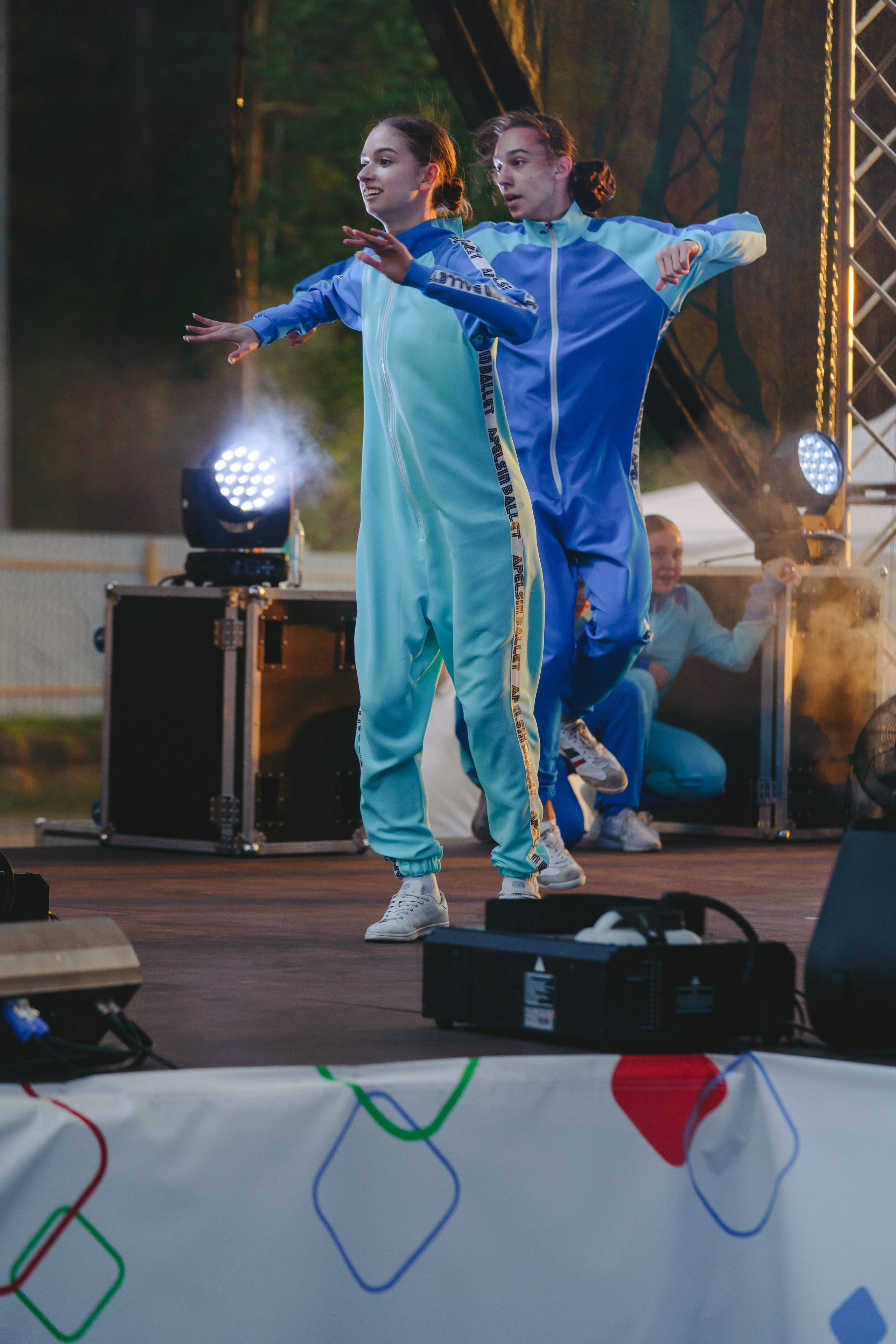 Юбилей БМАУ ДЗОЛ «Зарница». Фотограф в детский сад в Екатеринбурге, выпускные альбомы Юлия Умерова